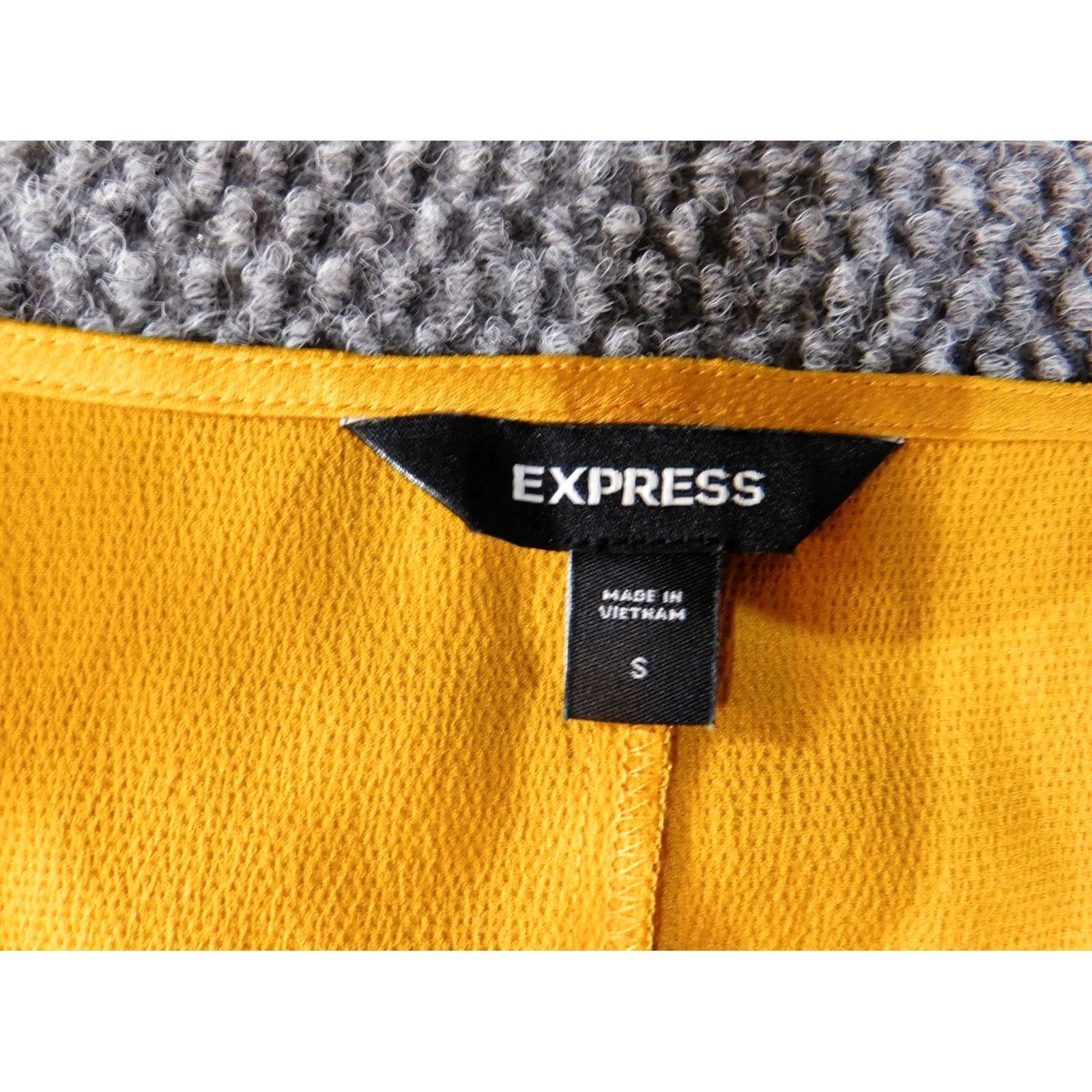 Express Express Blouse Sleeveless S Gold Womens Casual Henley Pullover Polyester Gold Accessories Size S / US 4 / IT 40 - 4 Thumbnail