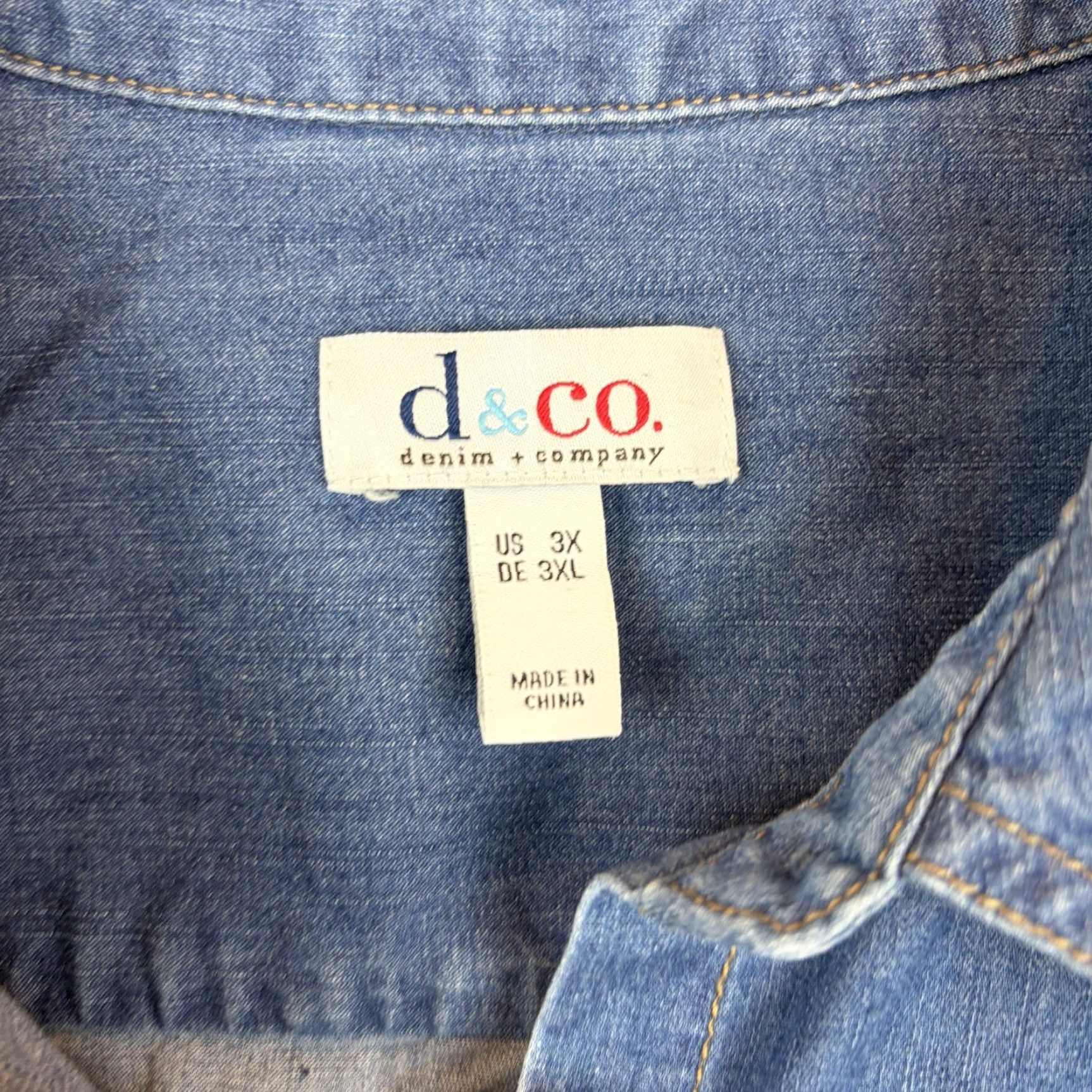 CO D&Co Denim Co Button Top Womens 3X Denim Tunic Solid Casual Shirt Button-Up Size XXL / US 16-18 / IT 52-54 - 3 Thumbnail
