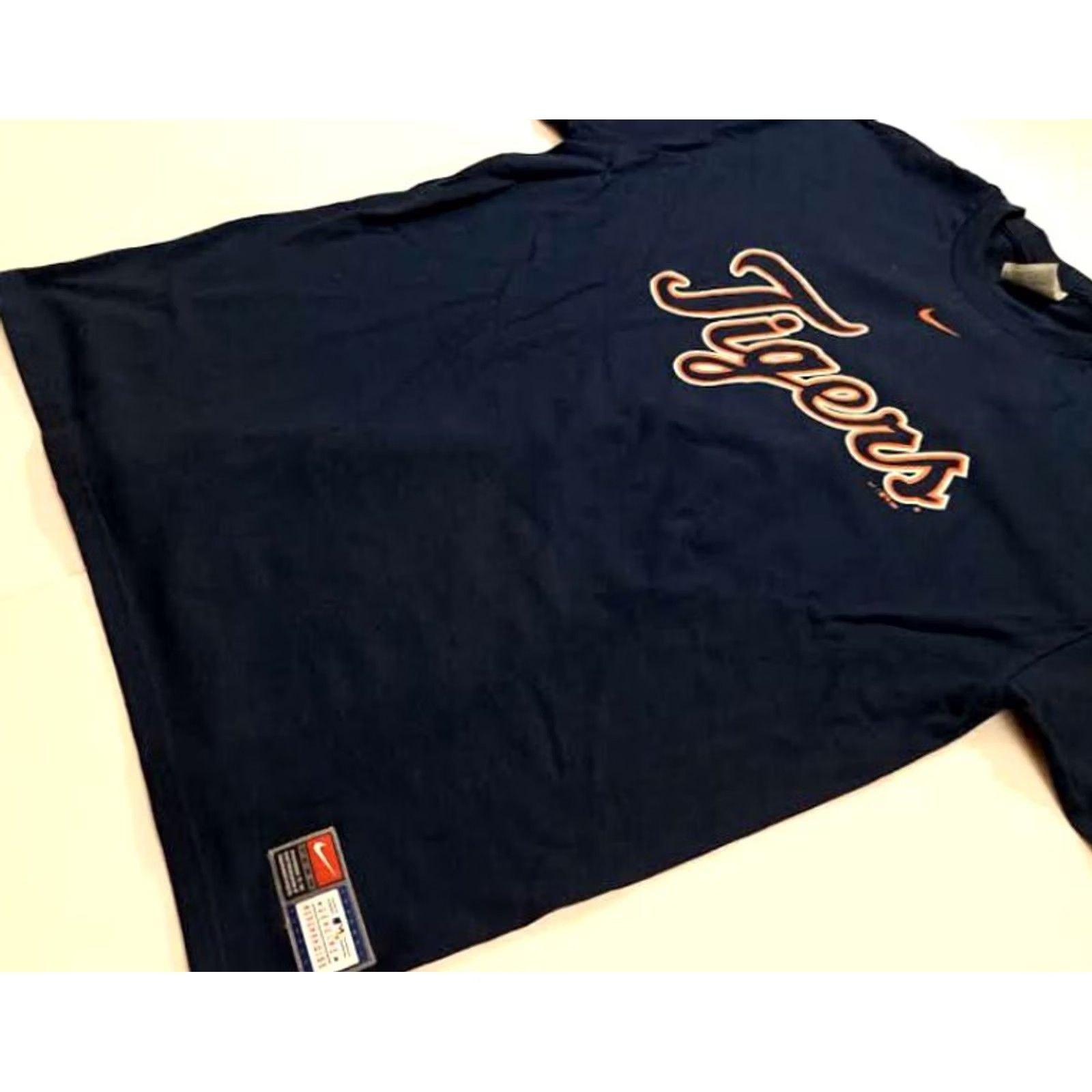 Nike Nike T-Shirt Detroit Tigers Baseball Blue XL Men's Short Sleeve EUC Center Swoosh 2004 Sports Baseball Reg Fit US 32in Long 24in Pit to Pit Size US XL / EU 56 / 4 - 3 Thumbnail