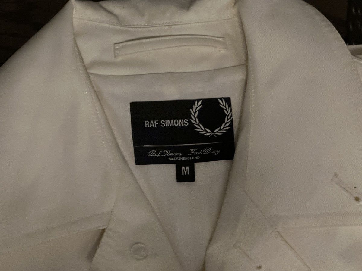 Fred Perry × Raf Simons Raf Simons x Fred Perry White Coat Size US M / EU 48-50 / 2 - 2 Thumbnail