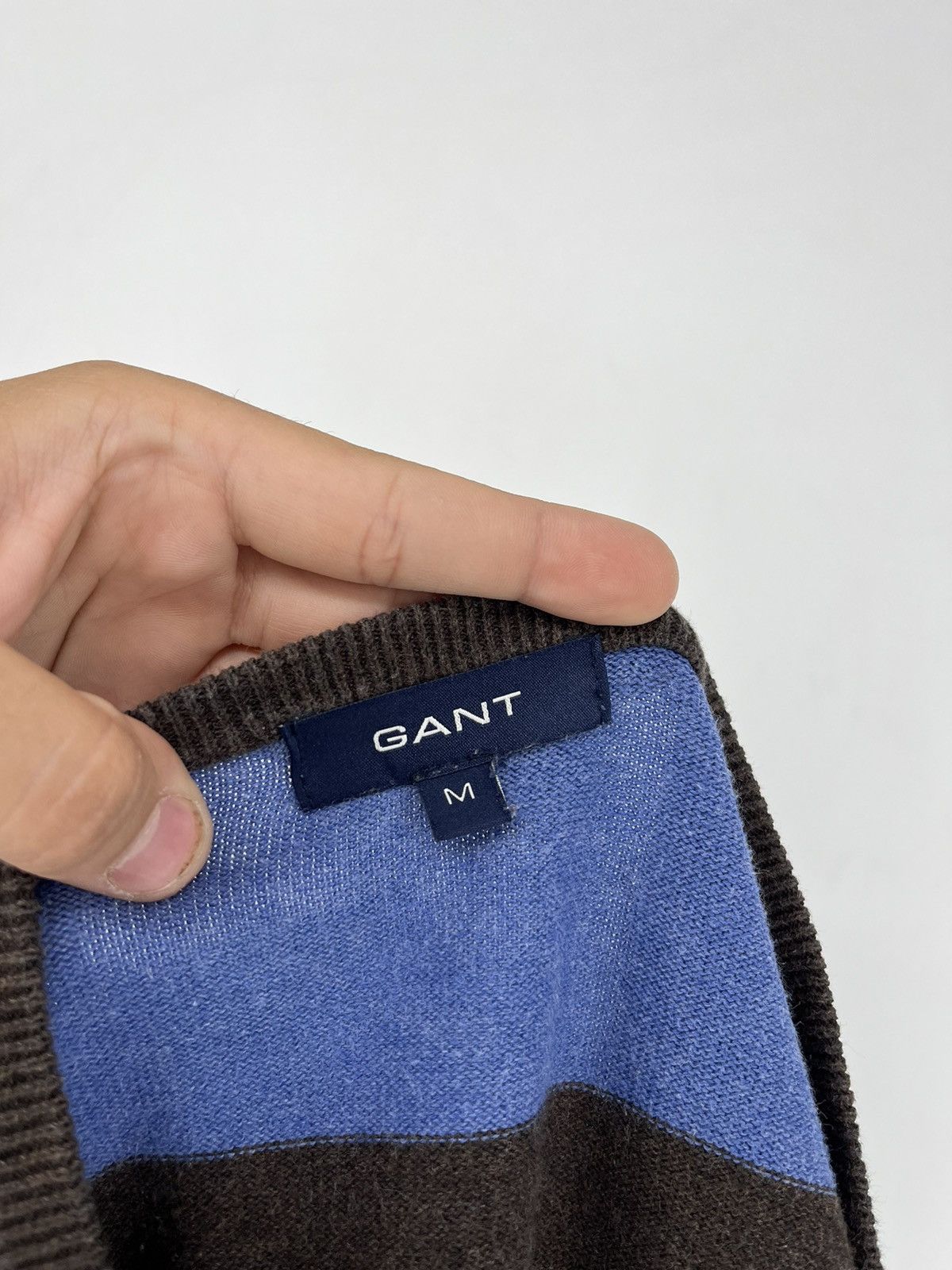 Gant × Vintage Gant Vintage Extra Fine Lambswool V Neck Sweater Size L Size US M / EU 48-50 / 2 - 8 Thumbnail