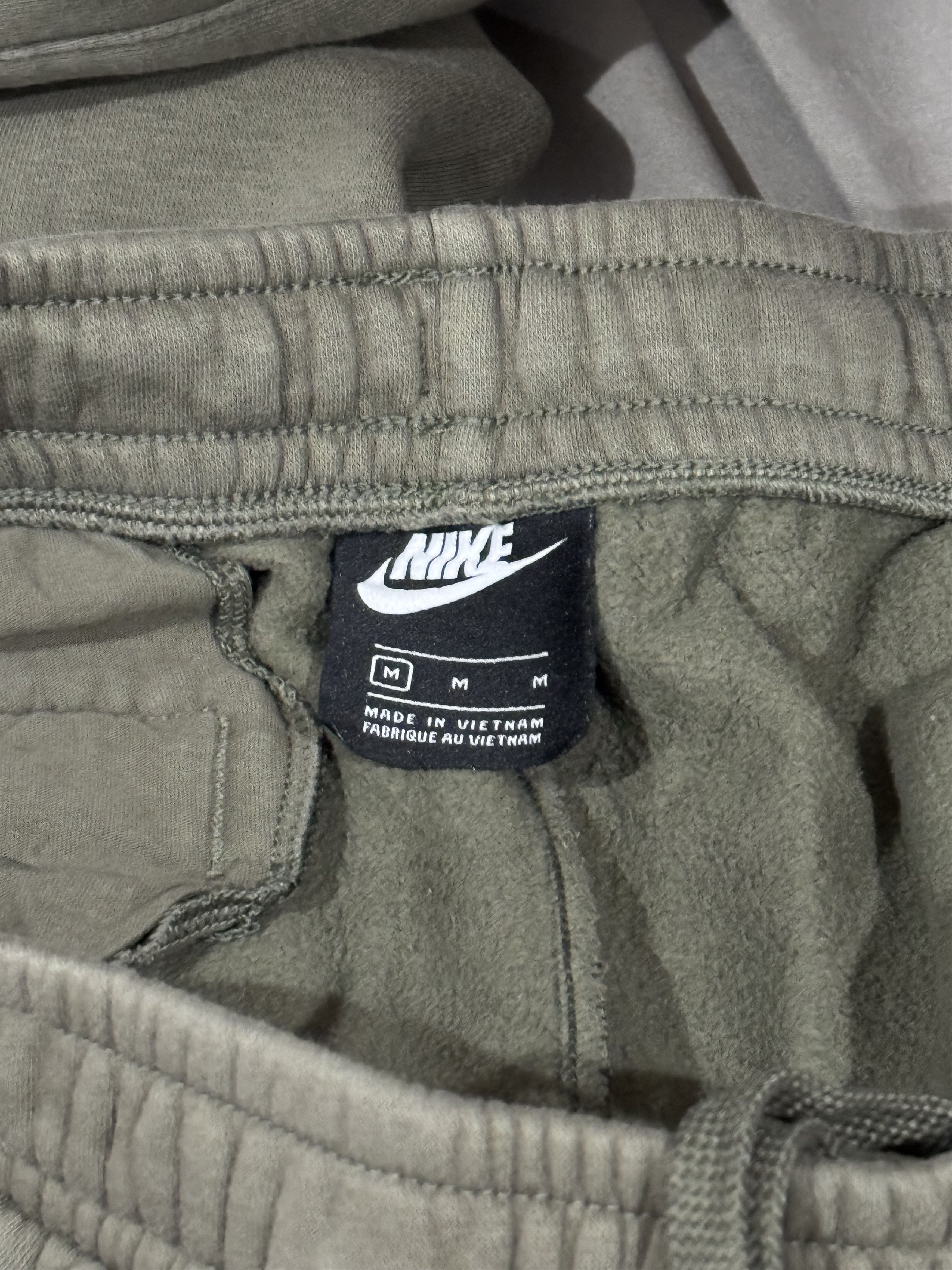 Nike Nike Fleece Jogger Sweatpant Olive Green Size Medium Size US 32 / EU 48 - 9 Thumbnail