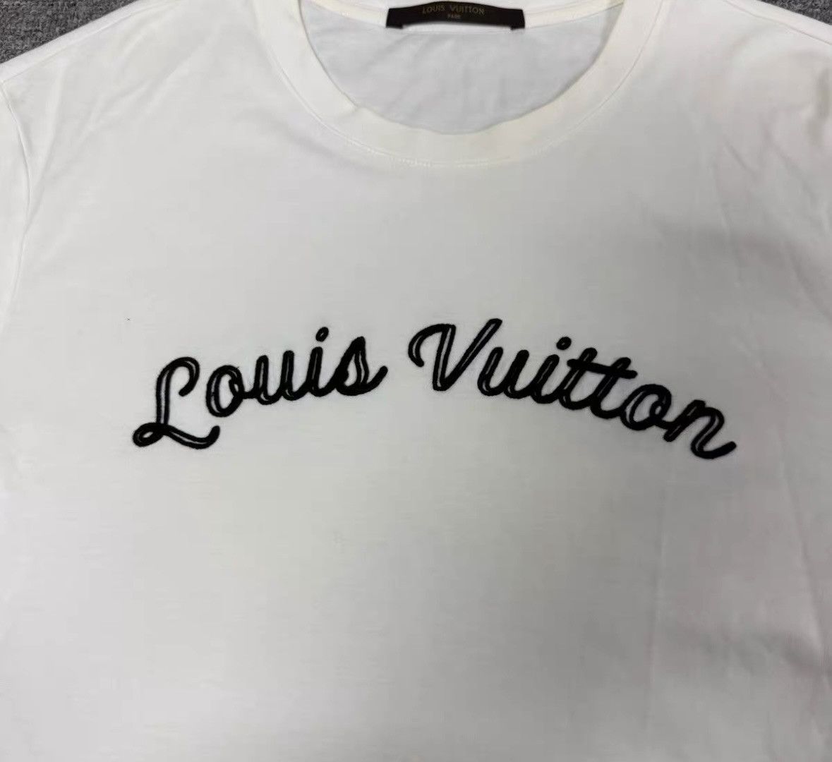 Louis Vuitton louis vuitton logo short sleeve t-shirt Size US M / EU 48-50 / 2 - 3 Thumbnail