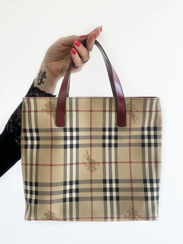 Burberry BURBERRY Nova Check Tote Bag PVC Leather Beige Auth T-03-01 Size ONE SIZE - 1 Thumbnail