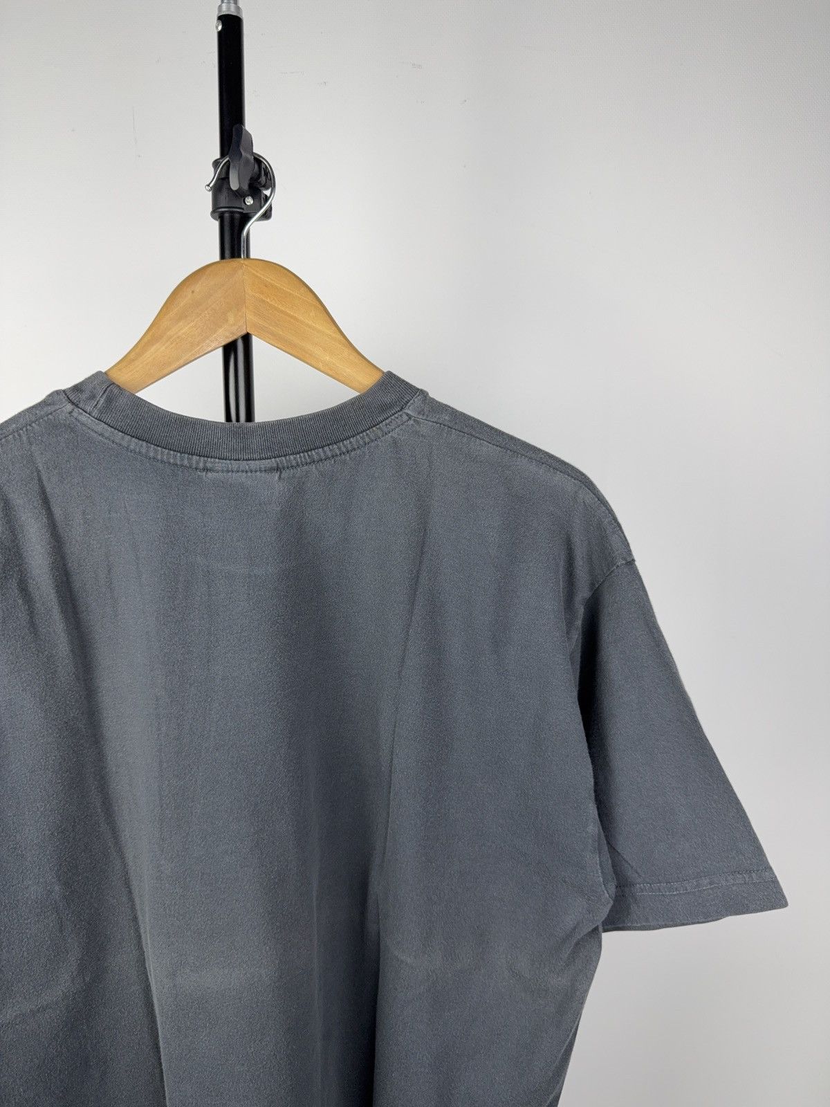 Vintage Vintage 90s Y2K Faded Parody Swiss Alps Logo Tee Whaleo Size US L / EU 52-54 / 3 - 8 Thumbnail