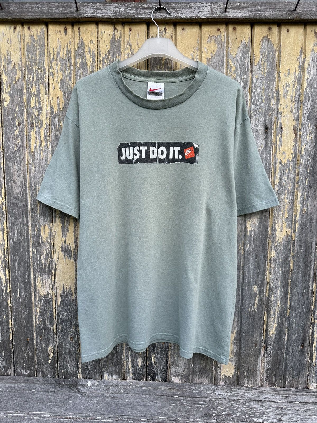 Nike Vintage Nike Center Just Do It Sunfaded Tshirt A515 Size US L / EU 52-54 / 3 - 1 Thumbnail