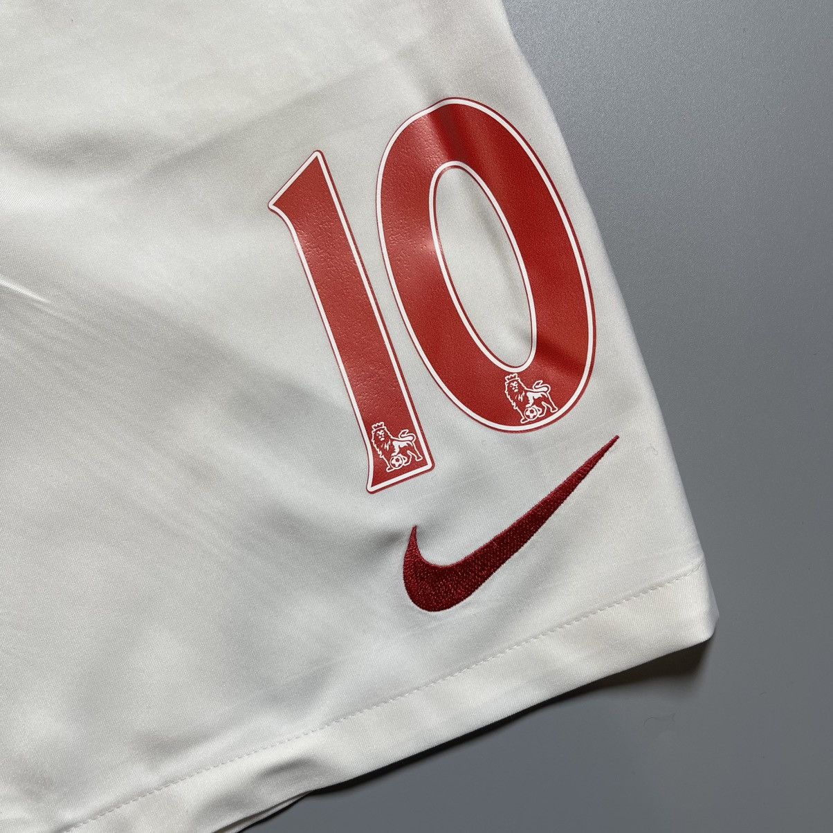 Nike × Vintage ARSENAL NIKE 2011/2012 FOOTBALL HOME SHORTS #10 VAN PERSIE Size US 34 / EU 50 - 3 Thumbnail