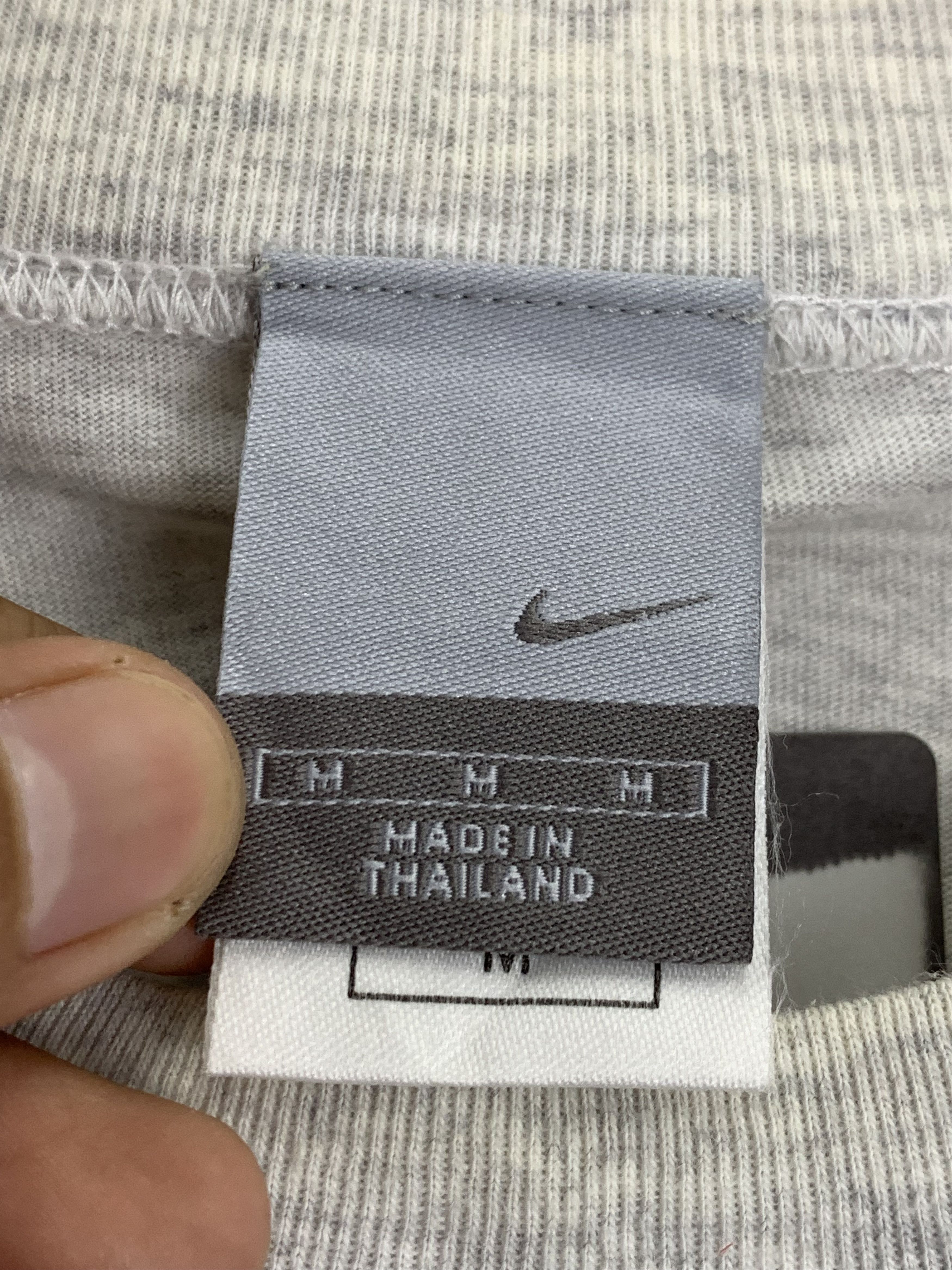 Nike × Vintage Vintage Y2K Nike Swoosh Center T Shirt TA0221 Size US M / EU 48-50 / 2 - 5 Thumbnail