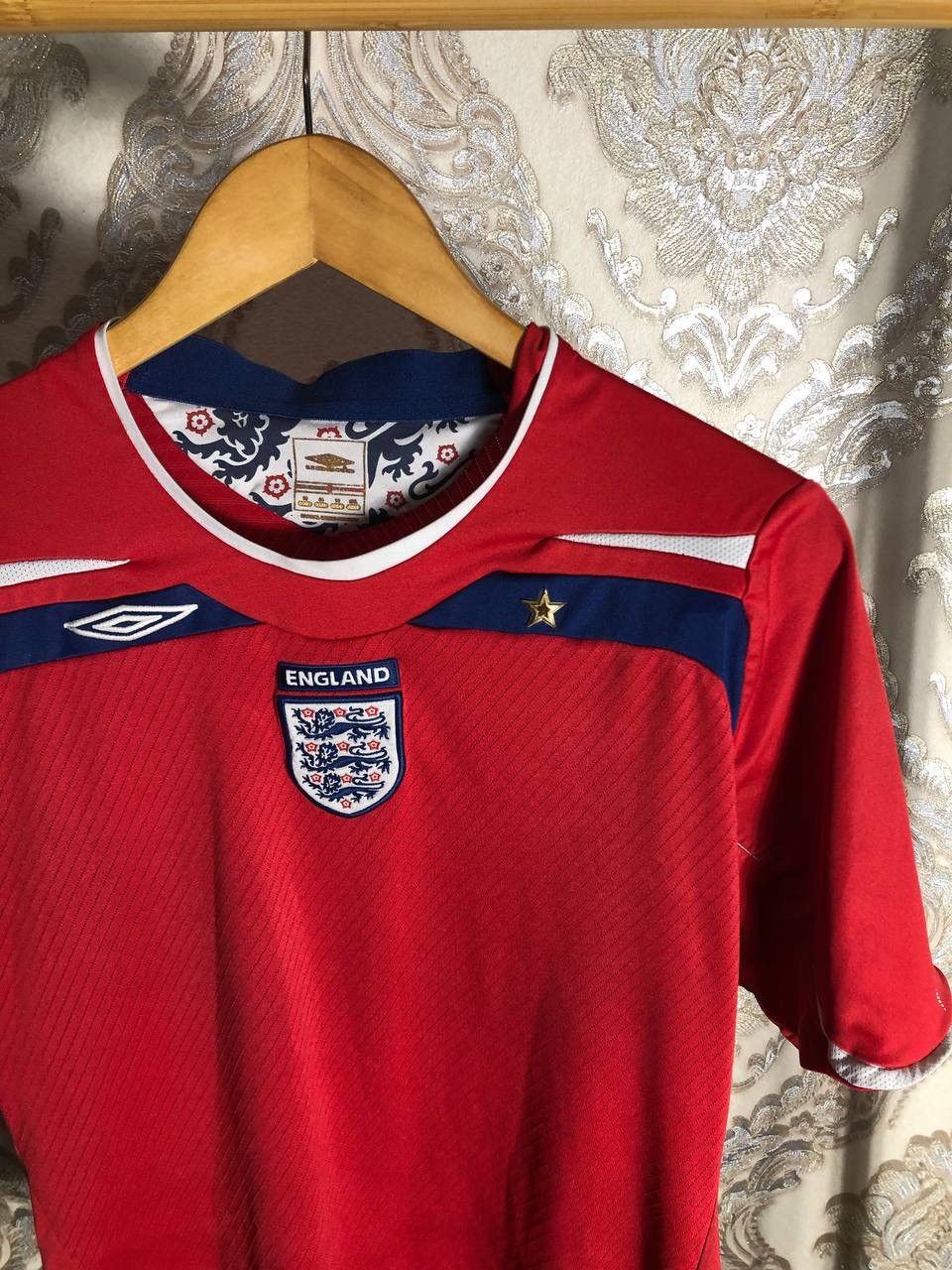 Umbro VINTAGE UMBRO ENGLAND RETRO SOCCER JERSEY MANCHESTER Y2K 90s Size US S / EU 44-46 / 1 - 2 Thumbnail