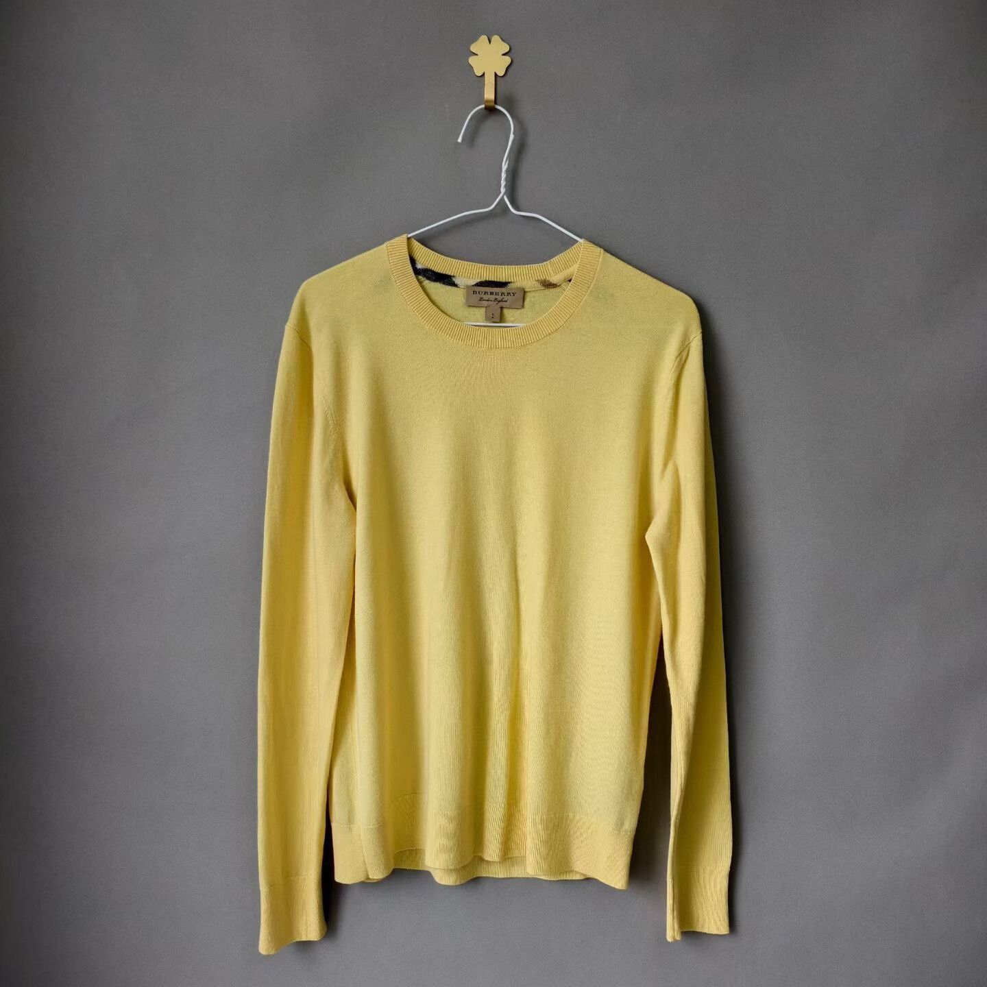 Burberry burberry yellow cashmere knit top Size S / US 4 / IT 40 - 1 Thumbnail