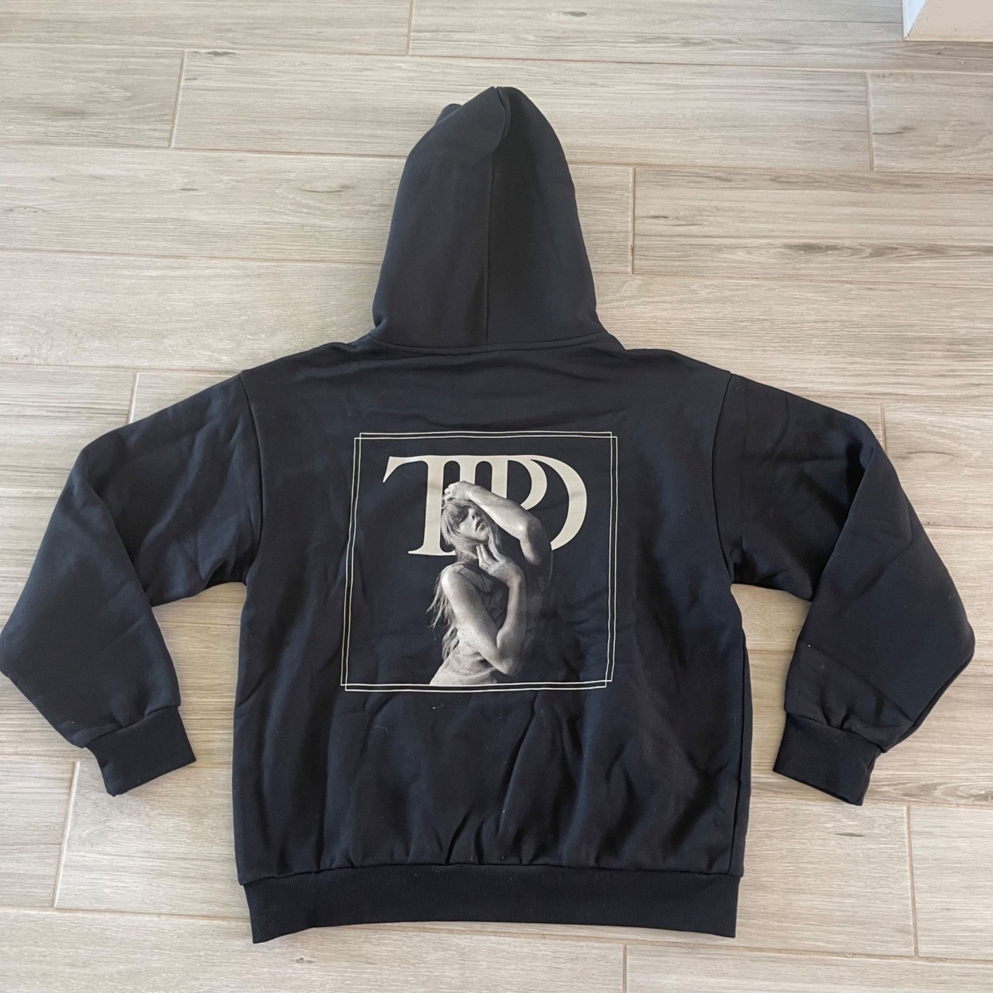Band Tees NEW TAYLOR SWIFT The Tortured Poets Department Black Hoodie Size L / US 10 / IT 46 - 5 Thumbnail