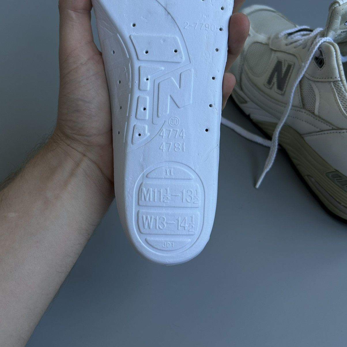New Balance New Balance 991 Made In England 🏴󠁧󠁢󠁥󠁮󠁧󠁿 UK White Leather 990 993 Size US 11.5 / EU 44-45 - 19 Thumbnail
