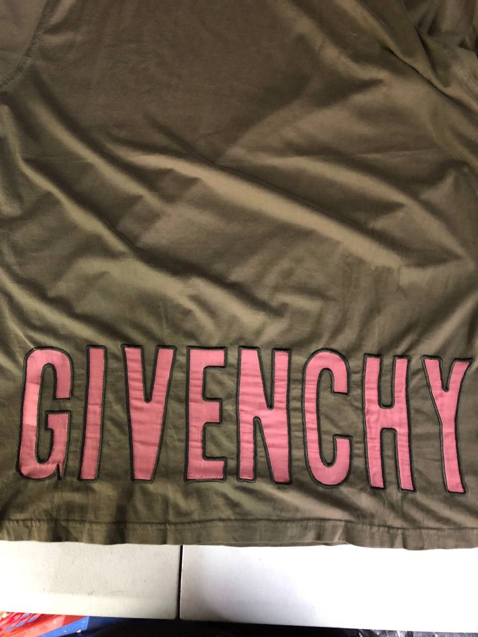Givenchy Givenchy Silk Embroidered Hem Logo tee Size US L / EU 52-54 / 3 - 4 Thumbnail