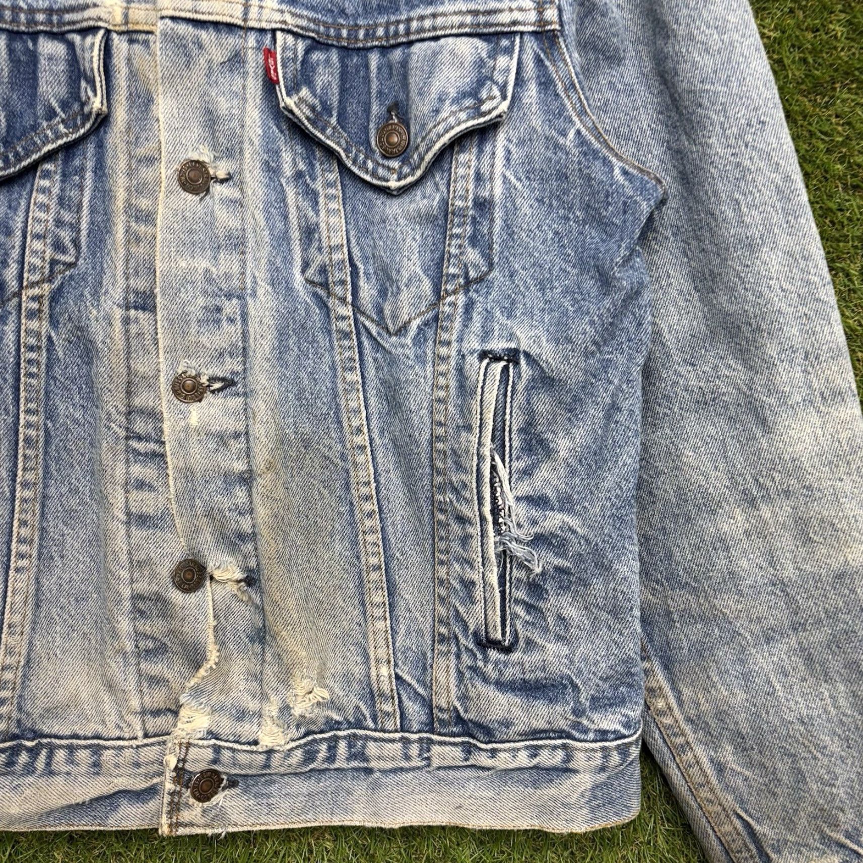 Levi's VINTAGE Levi's Jean Jacket Mens Small Trucker Distressed Denim 90s Blue Size US 29 - 3 Thumbnail