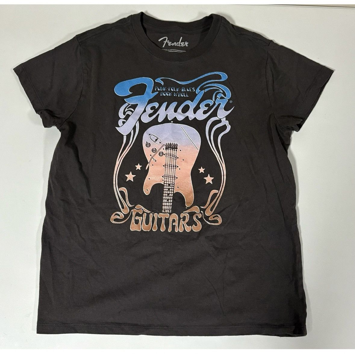 Fender Gray Grey ‘Fender’ Guitars Graphic T-Shirt Top Tee Size S 💜💙 Size US S / EU 44-46 / 1 - 2 Thumbnail