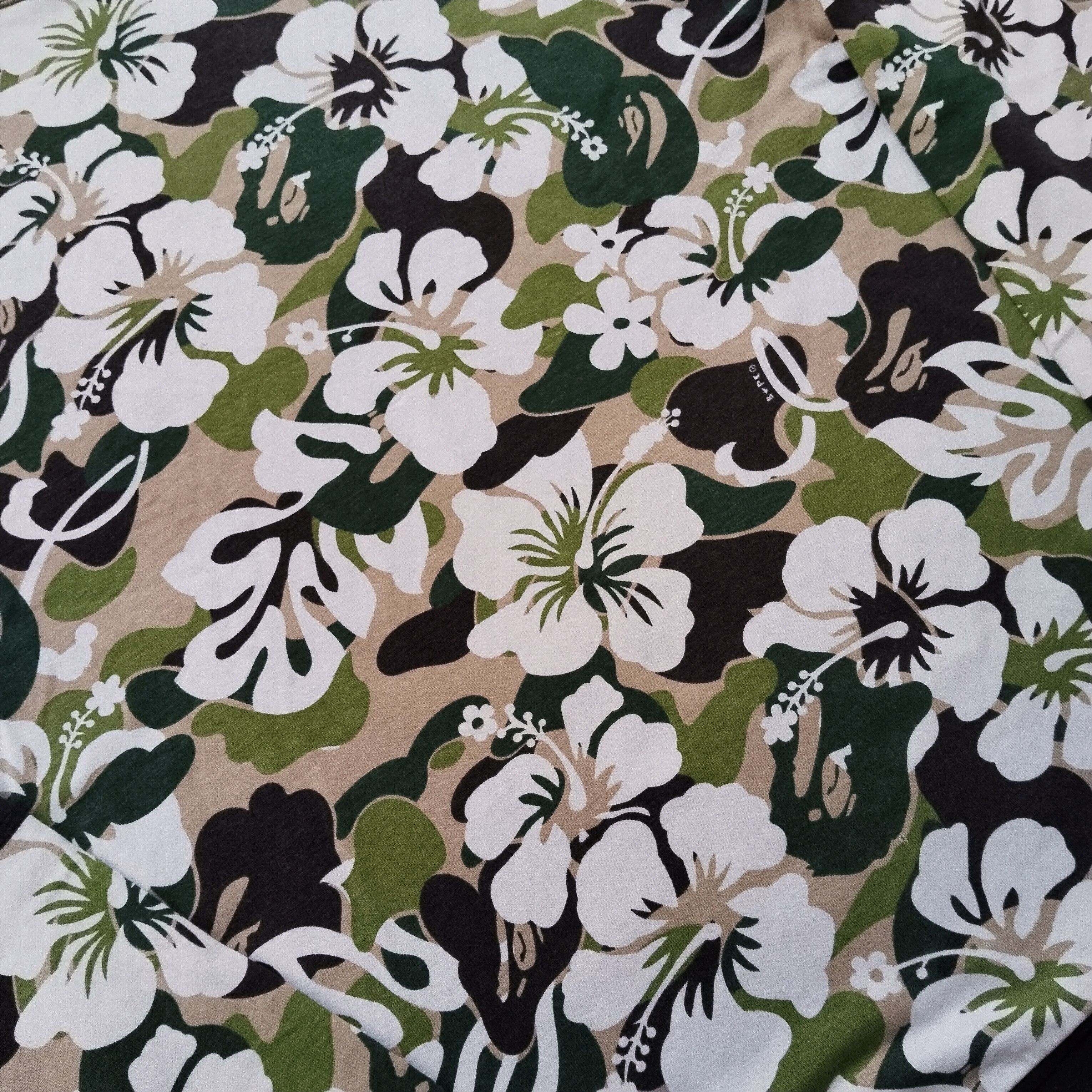 Bape Aloha Camo Reversible L/S Tee (2008) Size US M / EU 48-50 / 2 - 3 Thumbnail