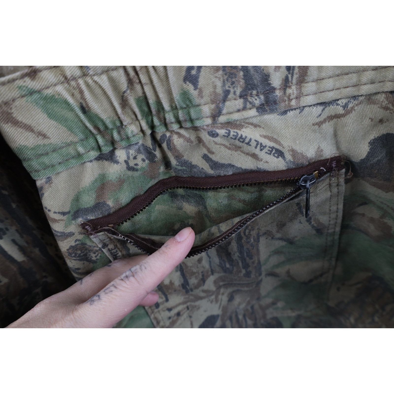 Vintage Vintage 90s Streetwear Quilted Realtree Camouflage Coveralls Size US 42 / EU 58 - 13 Thumbnail