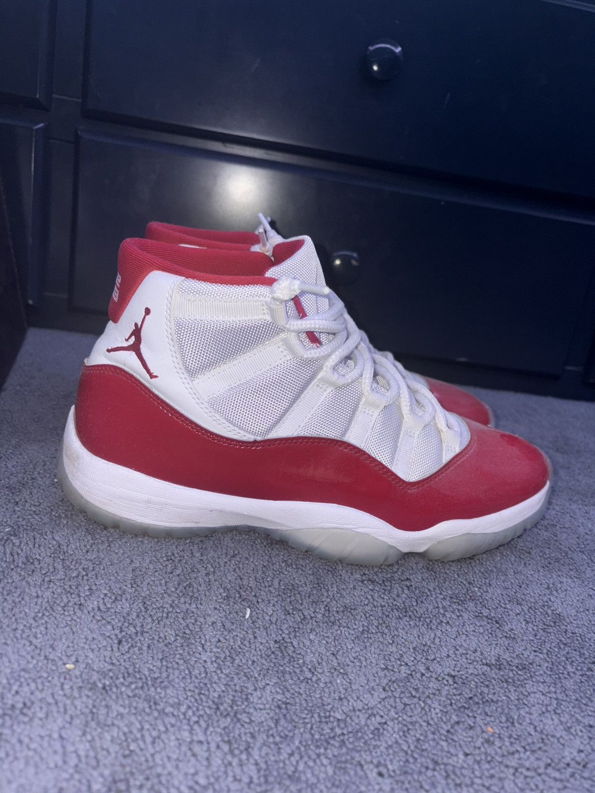 Jordan Brand Jordan 11 cherries (SIZE 11) Size US 11 / EU 44 - 2 Thumbnail
