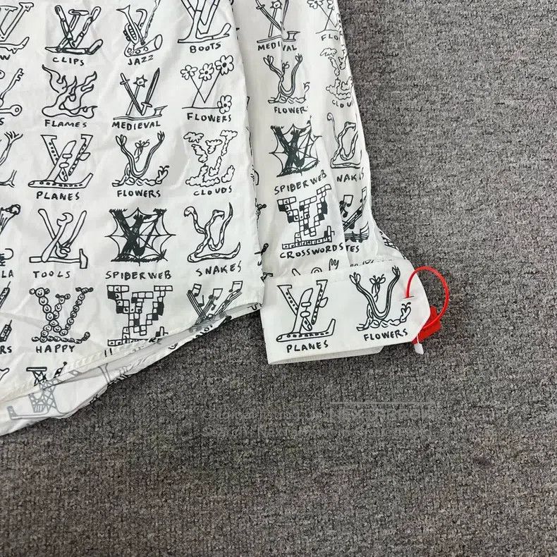 Louis Vuitton Louis Vuitton Embellished monogrammed logo long-sleeved sh Size US XL / EU 56 / 4 - 4 Thumbnail