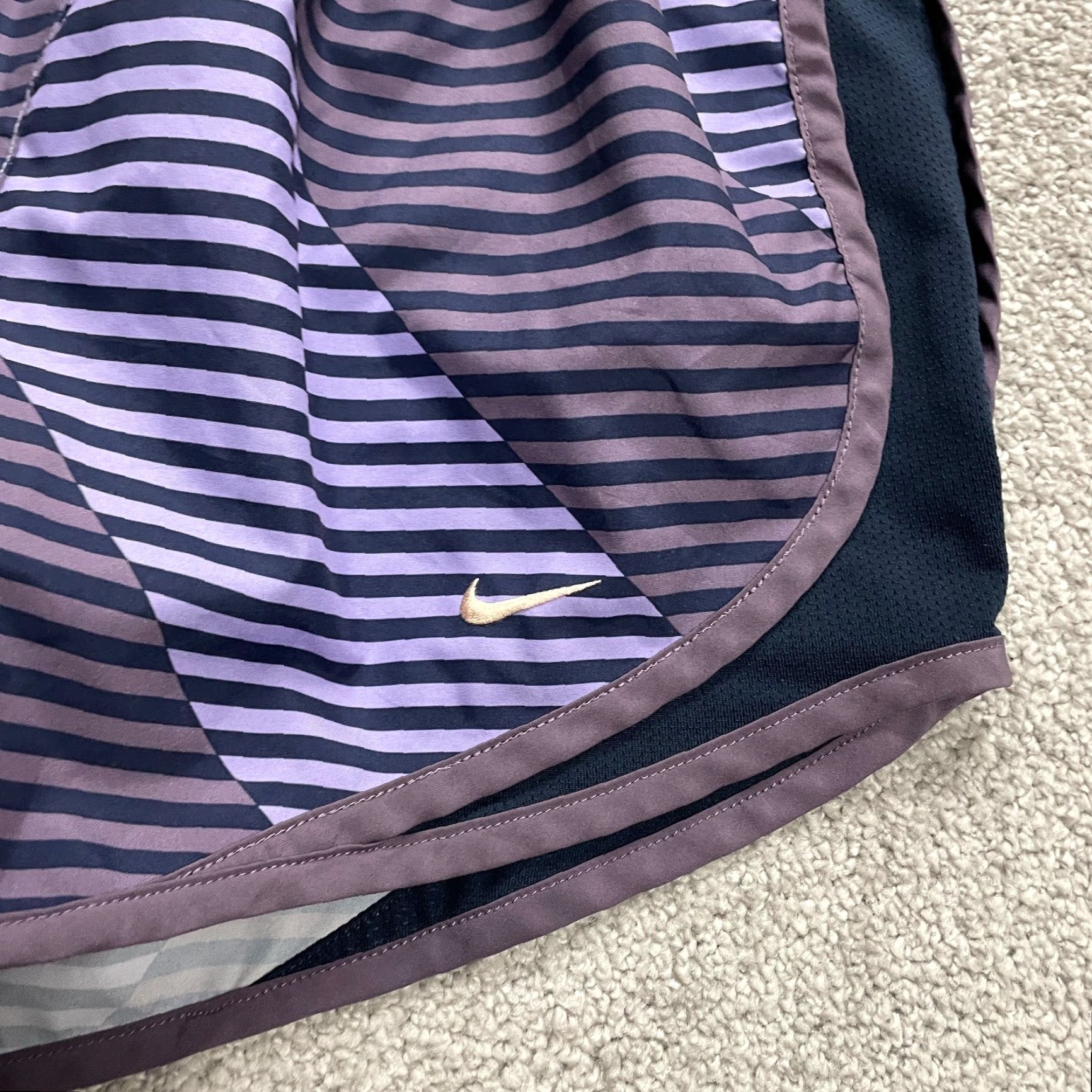 Nike Nike Dri-Fit Active Shorts Womens Small Purple Striped Athletic Running Gym 24x3 Size 28" / US 6 / IT 42 - 2 Thumbnail