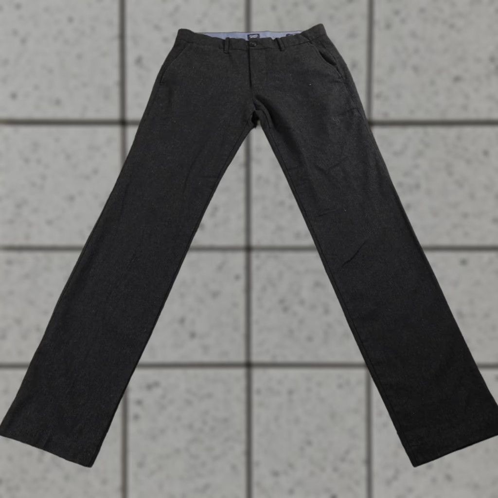 Gap Gap Pants Mens 30X32 Gray Flat Front Stretch Chino Trousers Slim Dress Pants Adult Regular Size 30 Color Gray Size US 30 / EU 46 - 1 Thumbnail