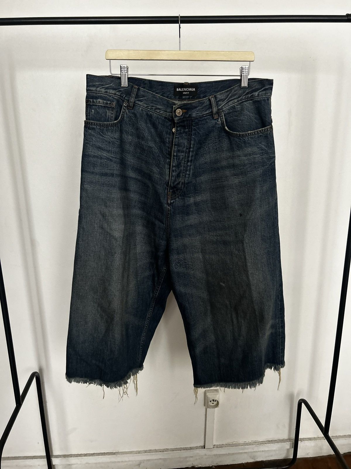 Balenciaga Rare Balenciaga fw22 oversized denim skater shorts Size US 34 / EU 50 - 10 Thumbnail