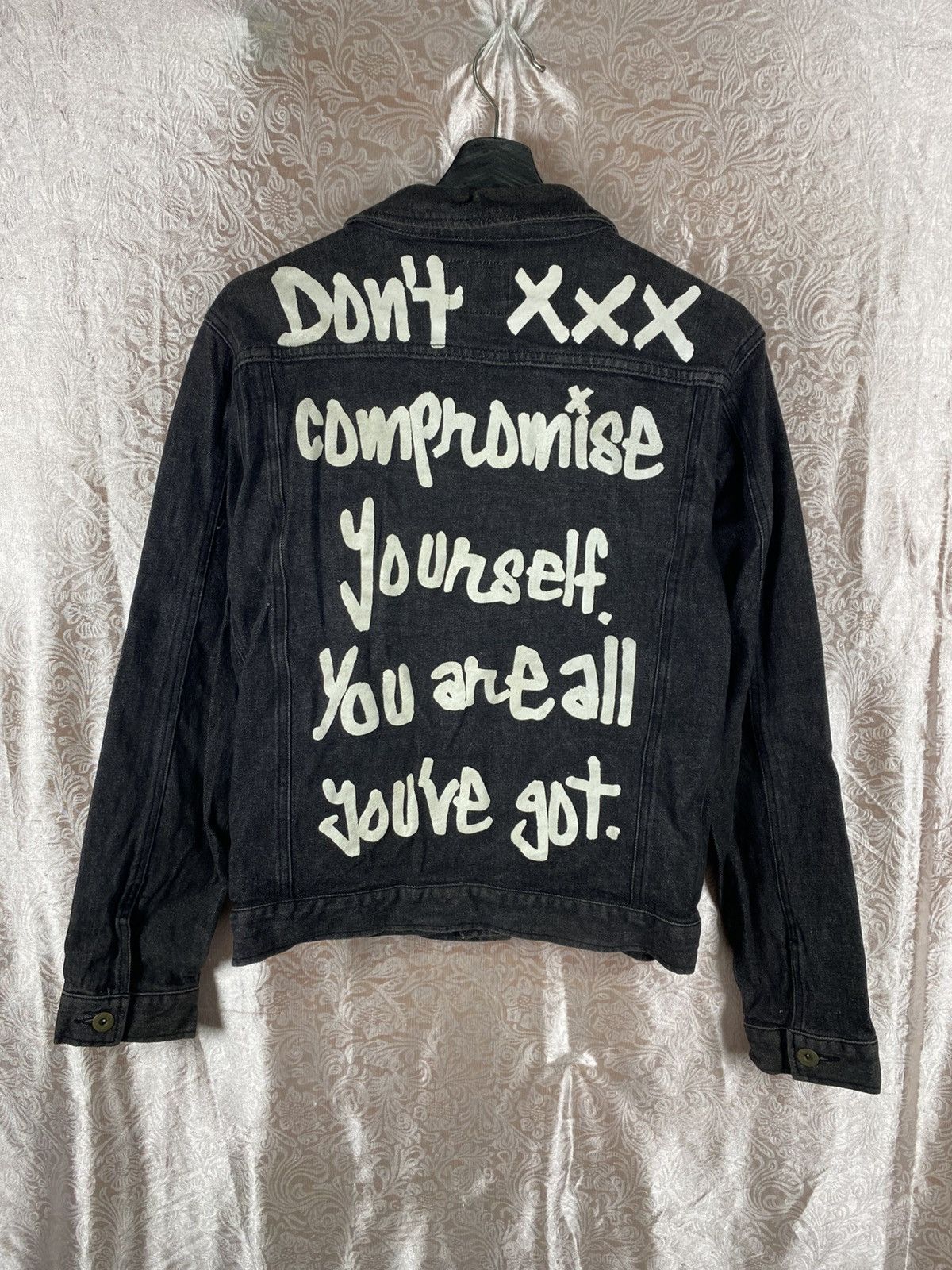 Vintage Lazuli Black Denim Jacket Graphic “Don’t Compromise Yourself Size US S / EU 44-46 / 1 - 7 Thumbnail