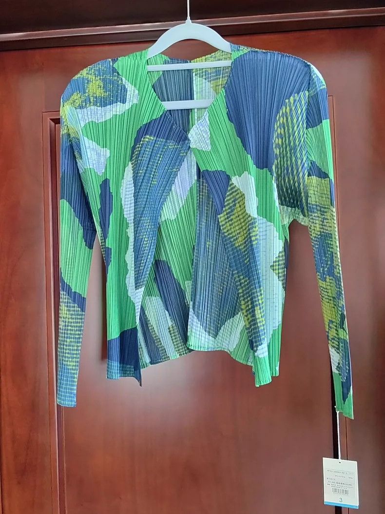 Issey Miyake Issey Miyake size:3 Blue and green pleated cardigan Size S / US 4 / IT 40 - 1 Thumbnail