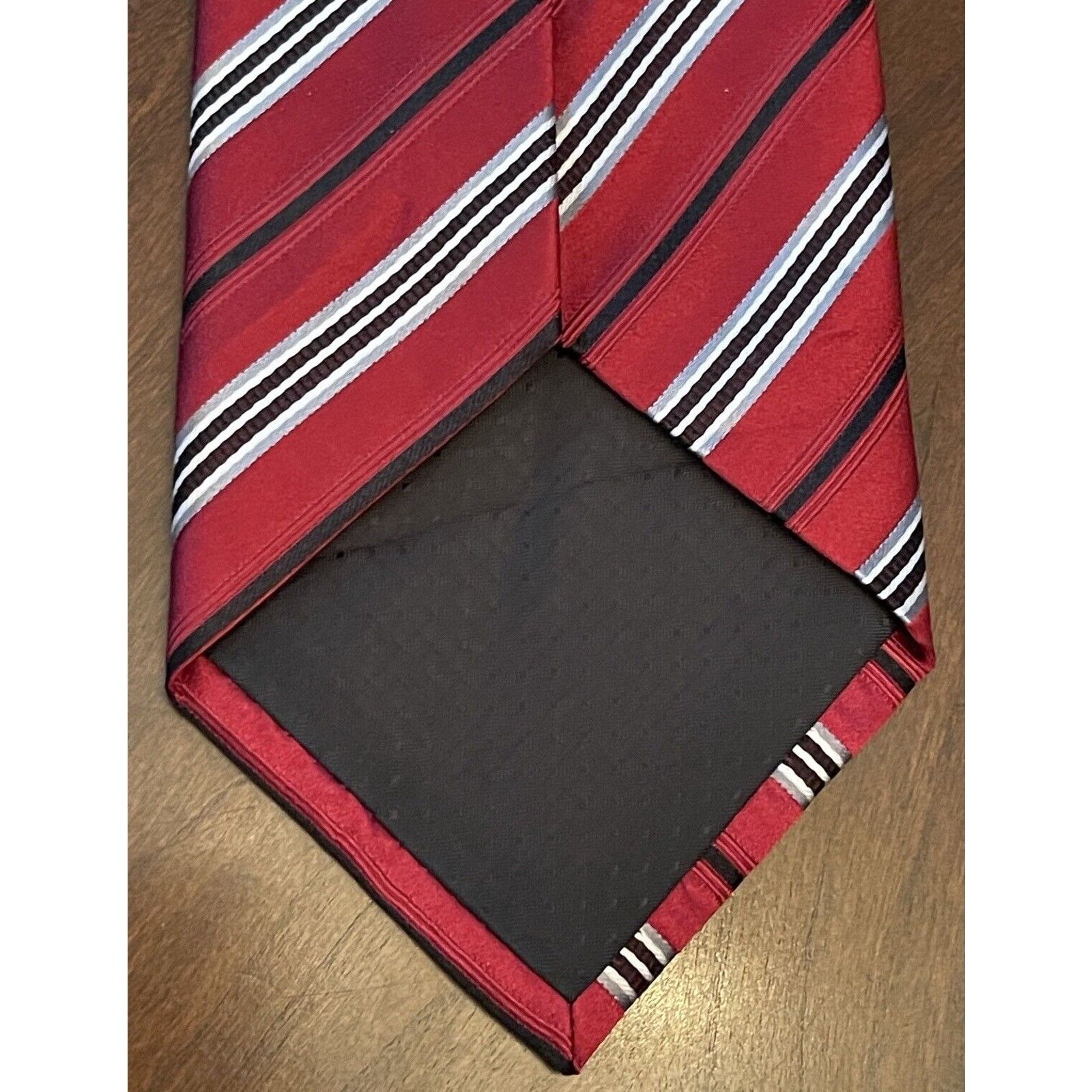 Geoffrey Beene Geoffrey Beene Red Black Hand Made 100% Silk Made In China Size ONE SIZE - 2 Thumbnail
