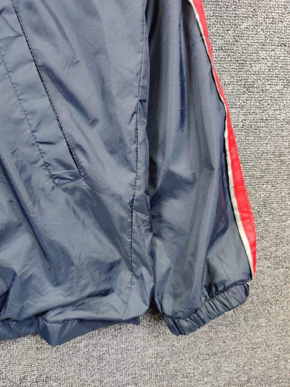 DC Vintage Dc Shoe Co Usa Embroidery Windbreaker Nylon Jacket Size US XL / EU 56 / 4 - 3 Thumbnail