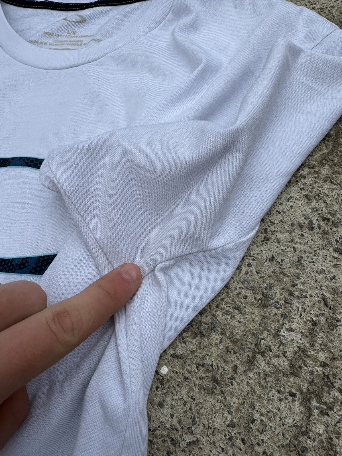 Oakley × Vintage y2K Oakley center logo Gorpcore Japan style tee Size US L / EU 52-54 / 3 - 8 Thumbnail