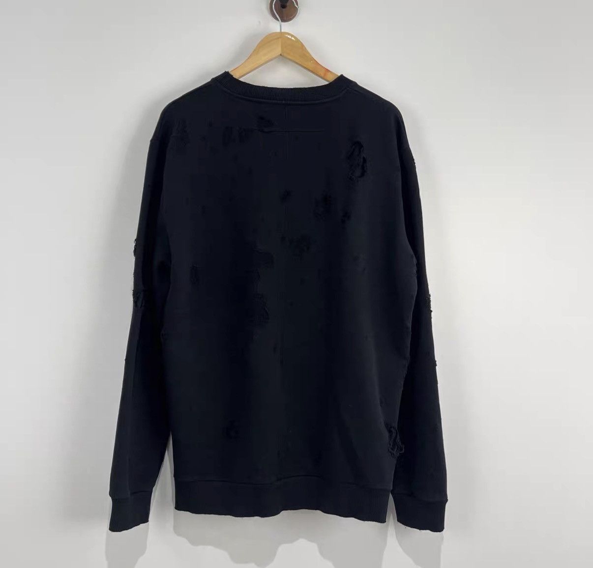 Givenchy Givenchy Black Ripped Sweatshirt J42 Size US XL / EU 56 / 4 - 2 Thumbnail