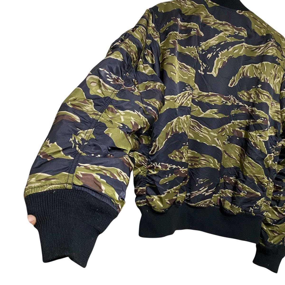 Alpha Industries Alpha Industries Tiger Camo MA-1 Bomber Jacket Reversible Size US L / EU 52-54 / 3 - 9 Thumbnail