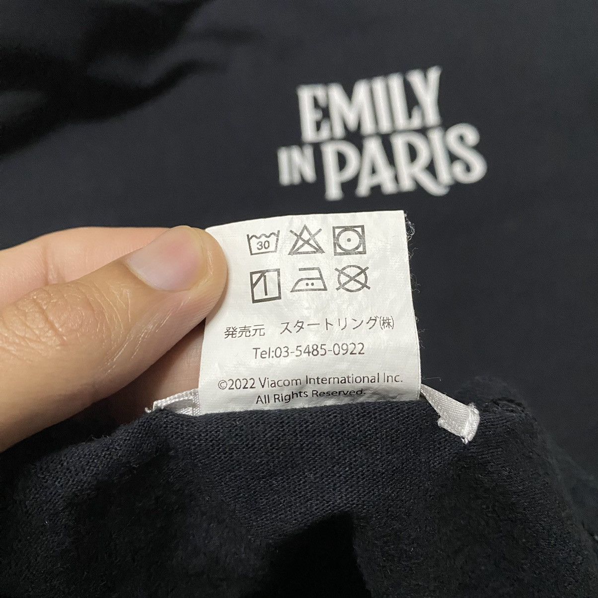 Japanese Brand EMILY IN PARIS MOVIE SERIES T SHIRT NETFLIX Size US M / EU 48-50 / 2 - 10 Thumbnail