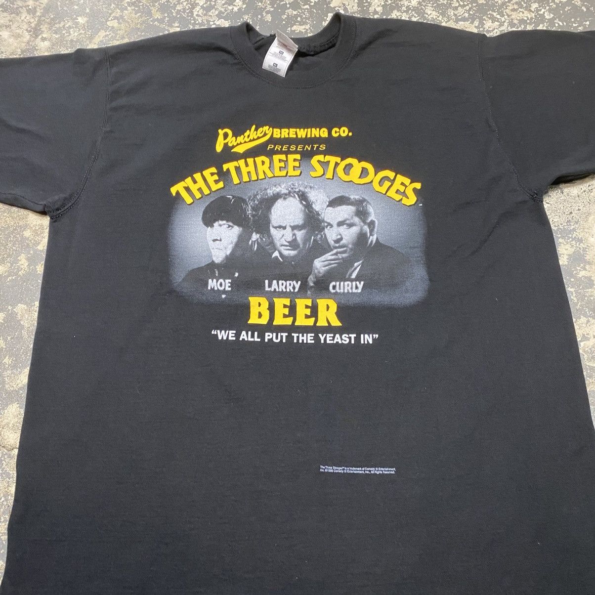 Vintage Vintage The Three Stooges Beer Bar 1998 Tshirt Size US XL / EU 56 / 4 - 10 Thumbnail