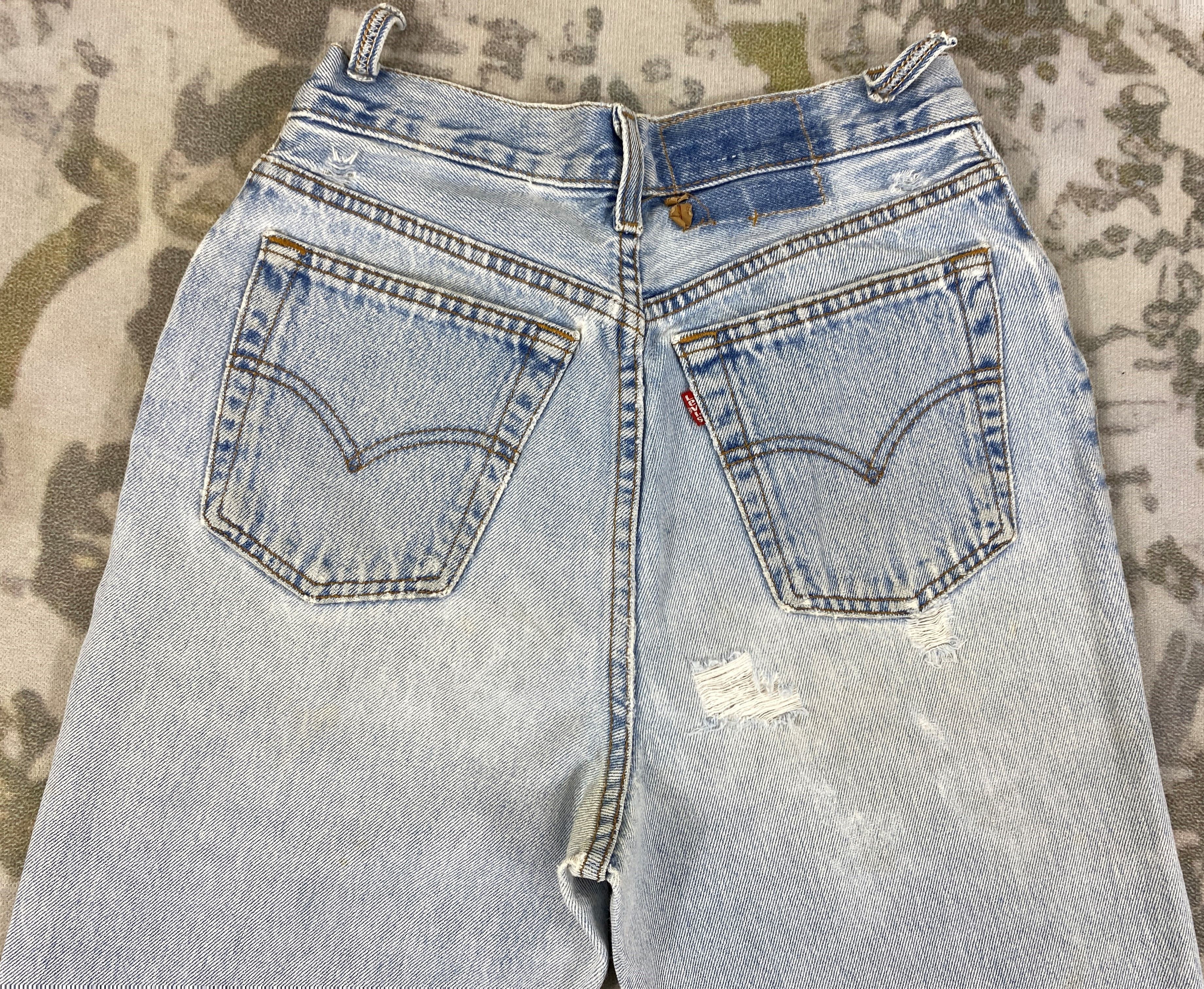 Levi's 90's Light Blue Wash Vintage Levi's 501 USA 25x28 -JN1598 Size US 26 / EU 42 - 4 Thumbnail