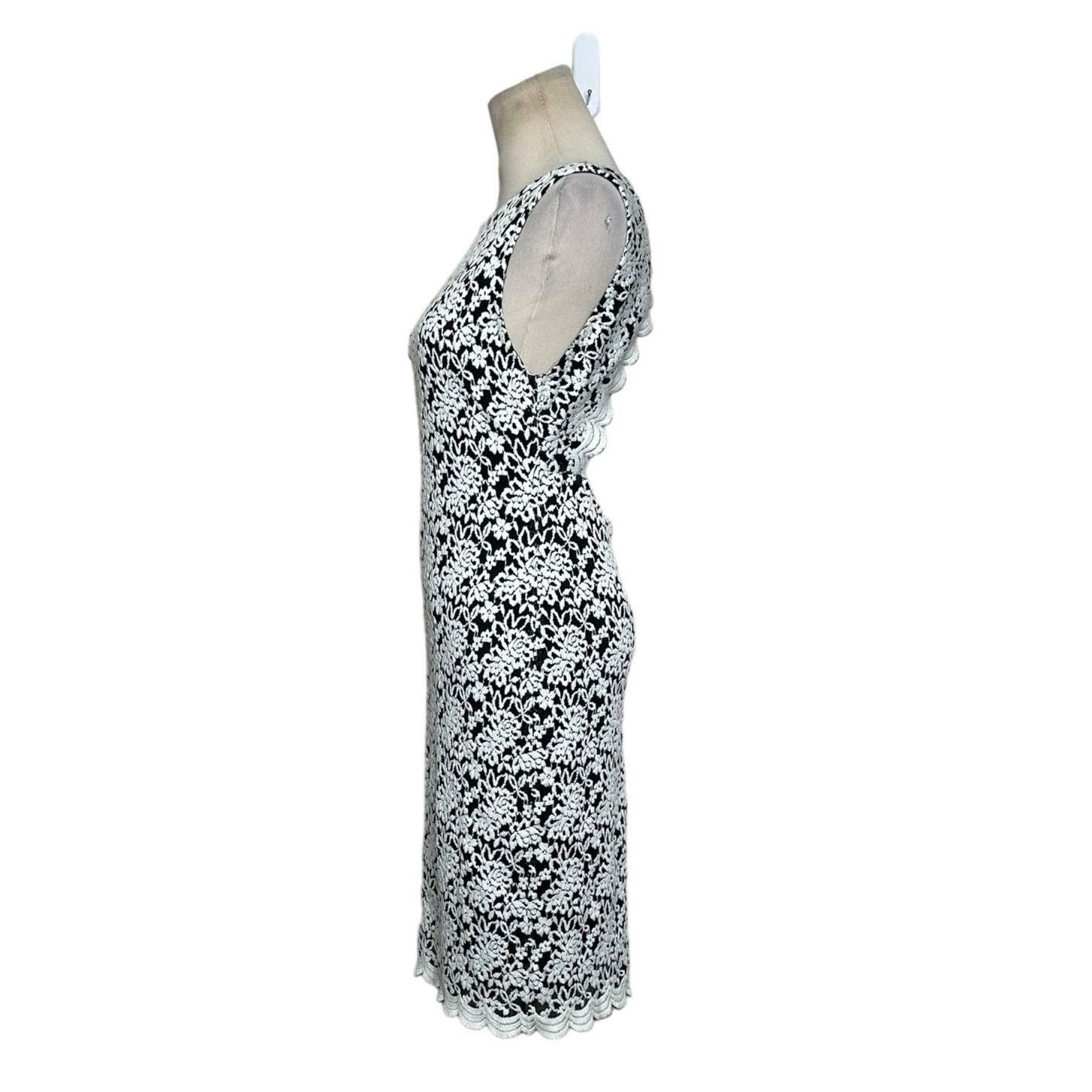 Alice + Olivia Alice + Olivia Lace Floral Open Back Mini Dress Size 4 Size S / US 4 / IT 40 - 8 Thumbnail