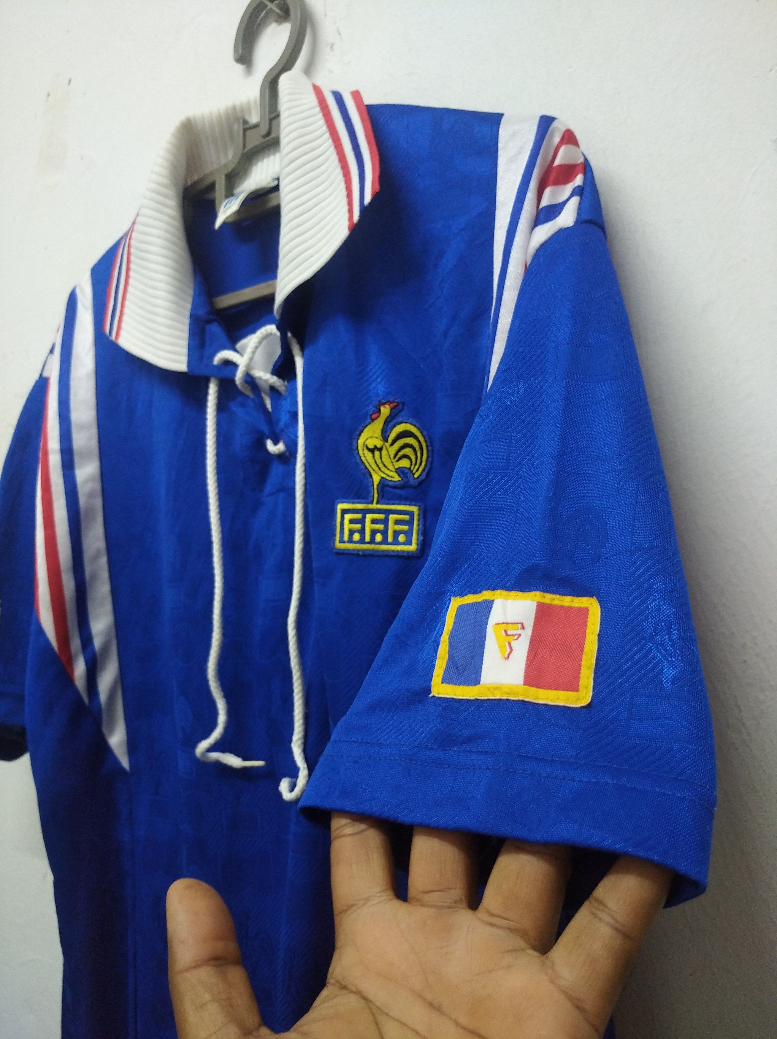 Adidas × Vintage Jersey France euro 1996 home football Jersey shirt Size US M / EU 48-50 / 2 - 4 Thumbnail