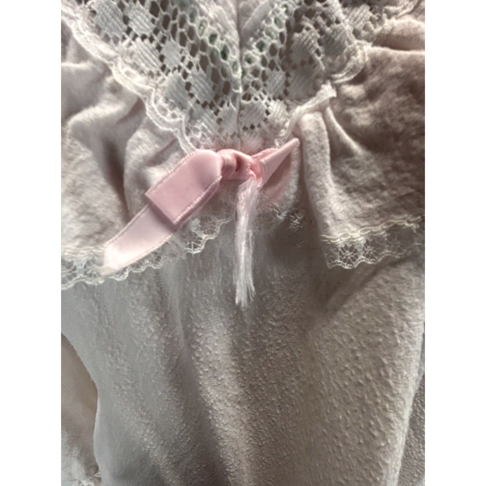 Vintage VINTAGE SPOTLIGHT Pink Nylon Blend Nightgown Large Floral Lace Coquette 1960s 1970s Womens Size ONE SIZE - 5 Thumbnail