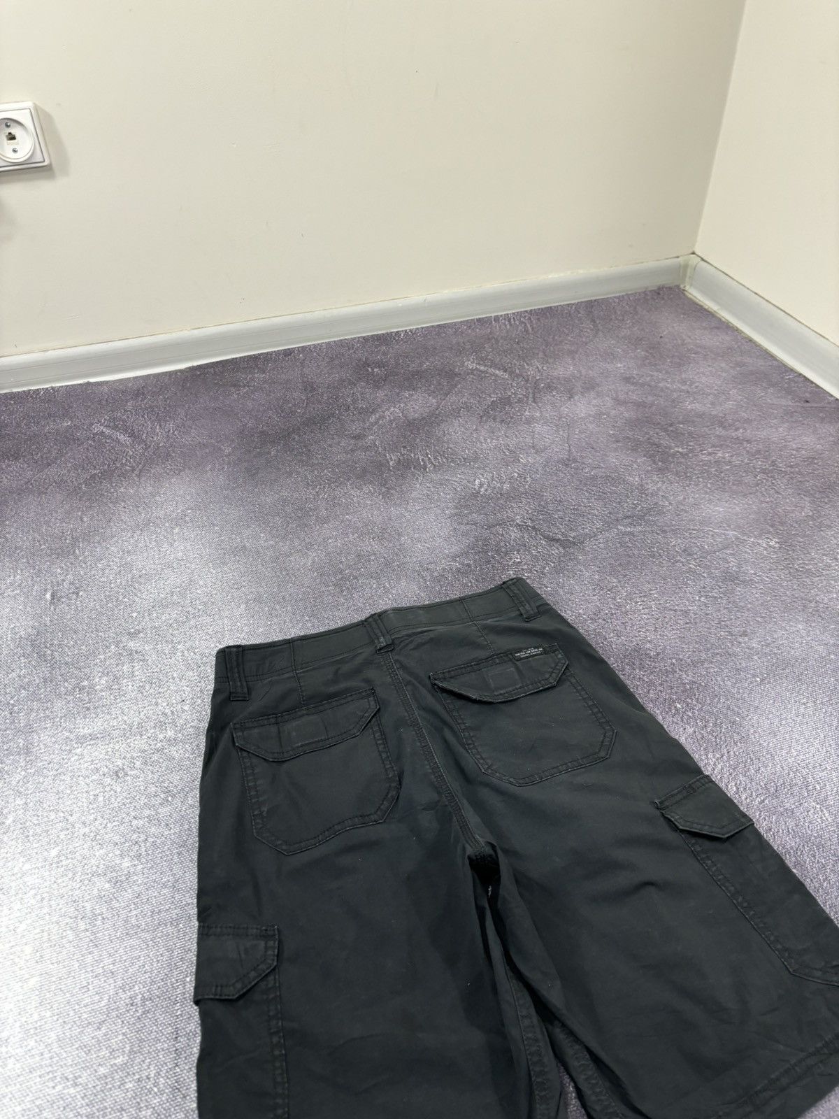Lee × Vintage Vintage Lee Extreme Motion Black USA Hype Cargo Shorts Size US 29 - 12 Thumbnail
