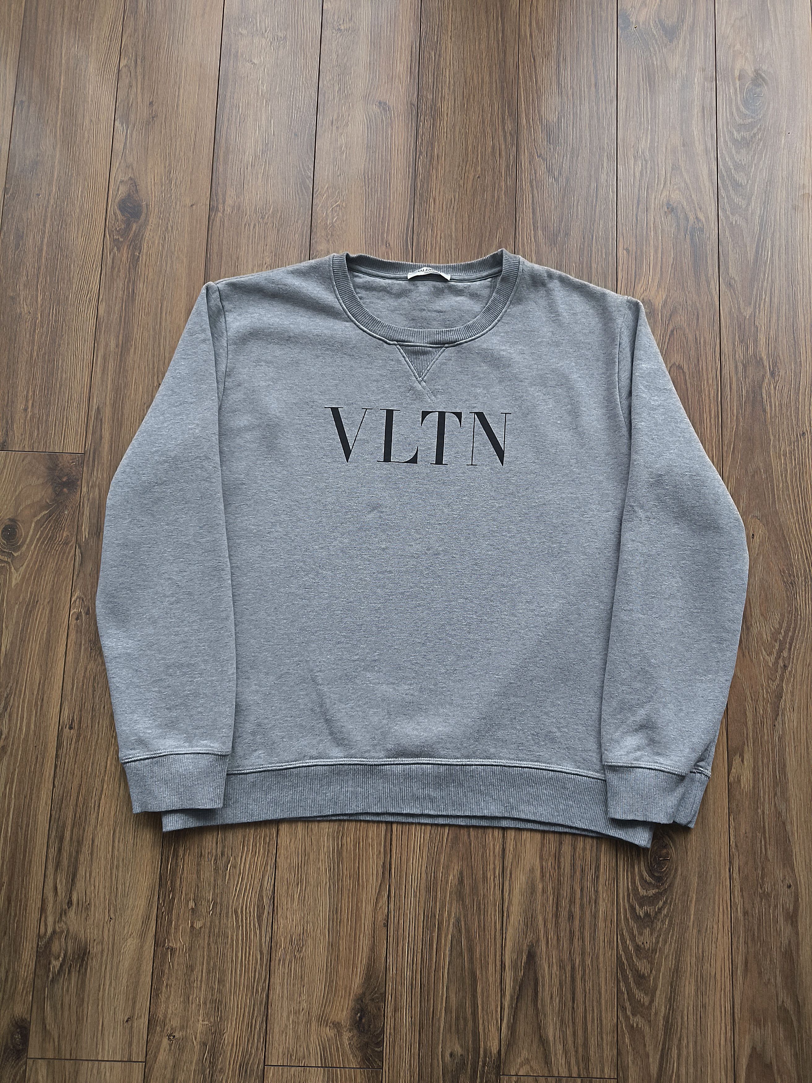 Valentino VLTN Grey Crewneck, size L, very good condition Size US L / EU 52-54 / 3 - 1 Thumbnail