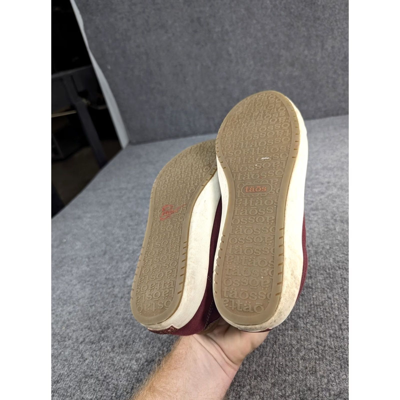 Taos Taos Womens Sneaker Size 9 Burgandy Star Casual Canvas STA-13834 Size US 9 / IT 39 - 4 Thumbnail