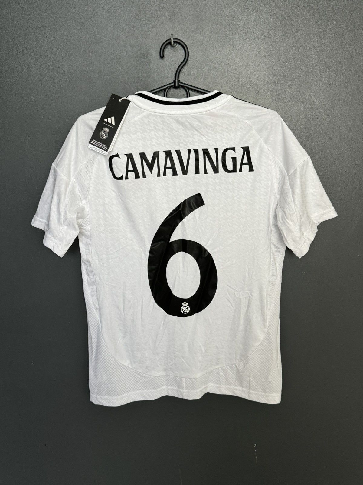 Adidas KIDS New Real Madrid 24/25 Home Camavinga Football Jersey Size US S / EU 44-46 / 1 - 1 Thumbnail