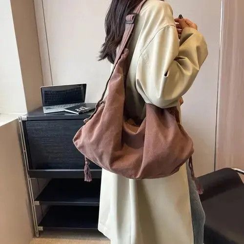 Japanese Brand × Vintage Large Capacity Crossbody/Shoulder Bags Unisex Size ONE SIZE - 1 Thumbnail