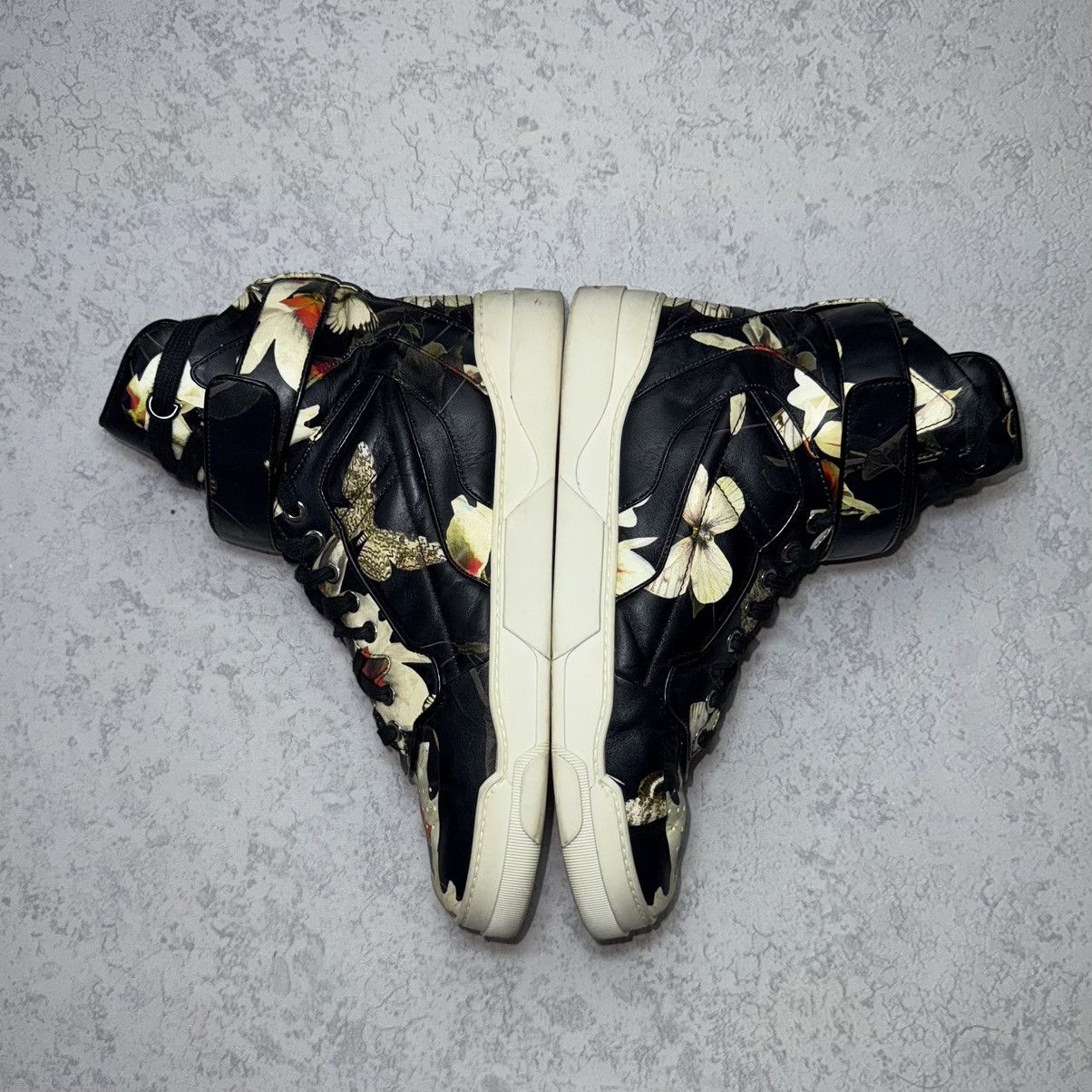 Givenchy Vintage F/W 2014 Givenchy Tyson High-Top Sneakers Butterfly Size US 7.5 / EU 40-41 - 11 Thumbnail