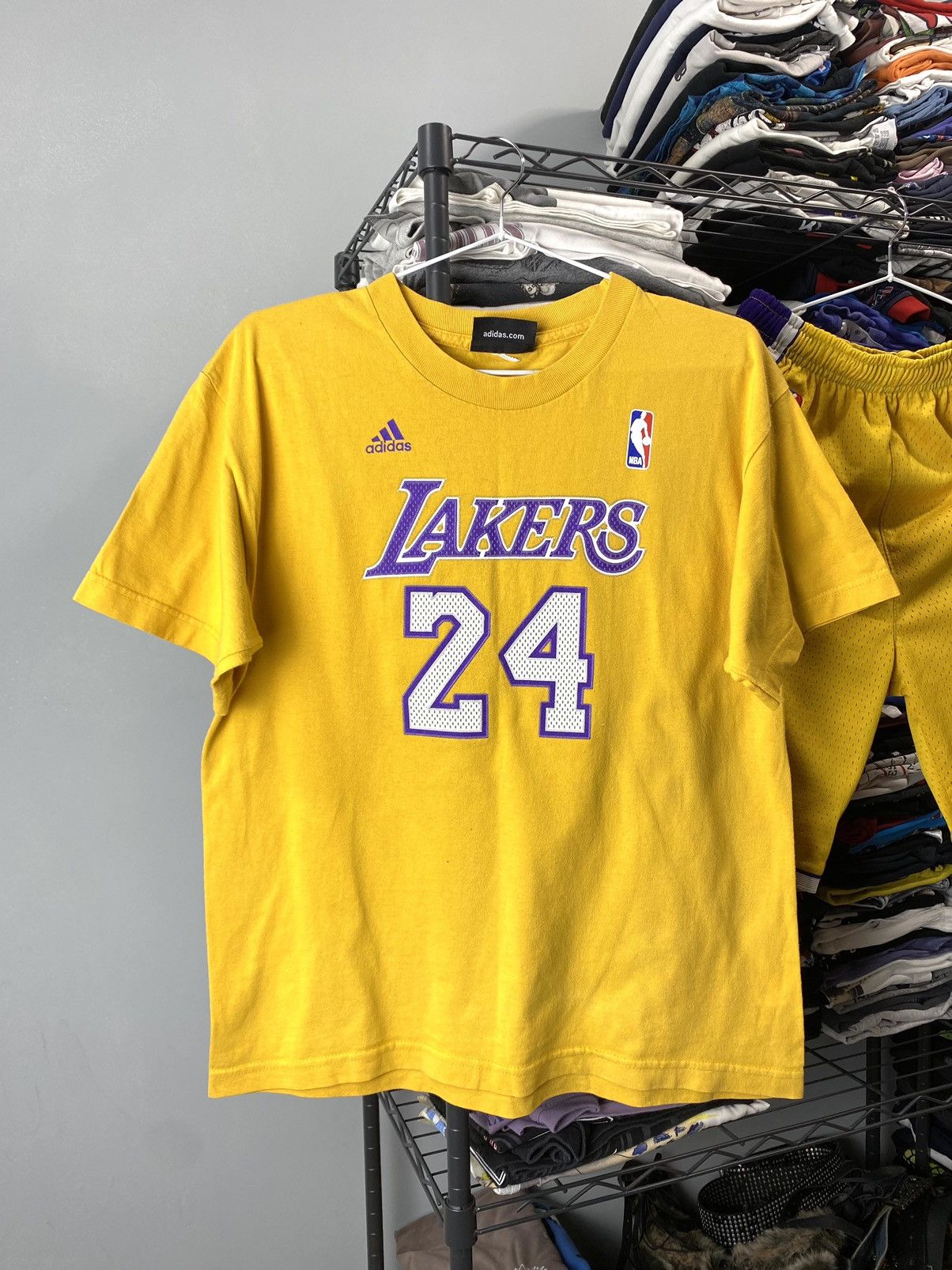 Adidas Vintage Bryant Adidas Lakers NBA Shorts T Shirt Jersey Size US S / EU 44-46 / 1 - 2 Thumbnail