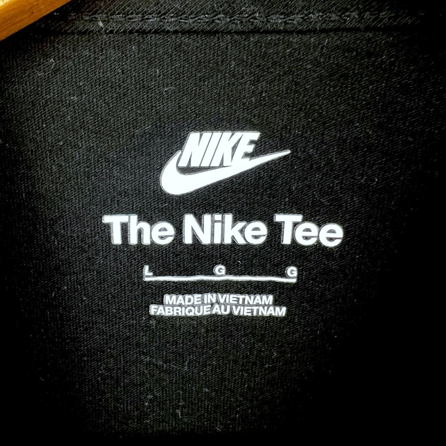 Nike Men's Black Nike Move with Nature Tee- L (Read) - $30 Retail Size US L / EU 52-54 / 3 - 4 Thumbnail