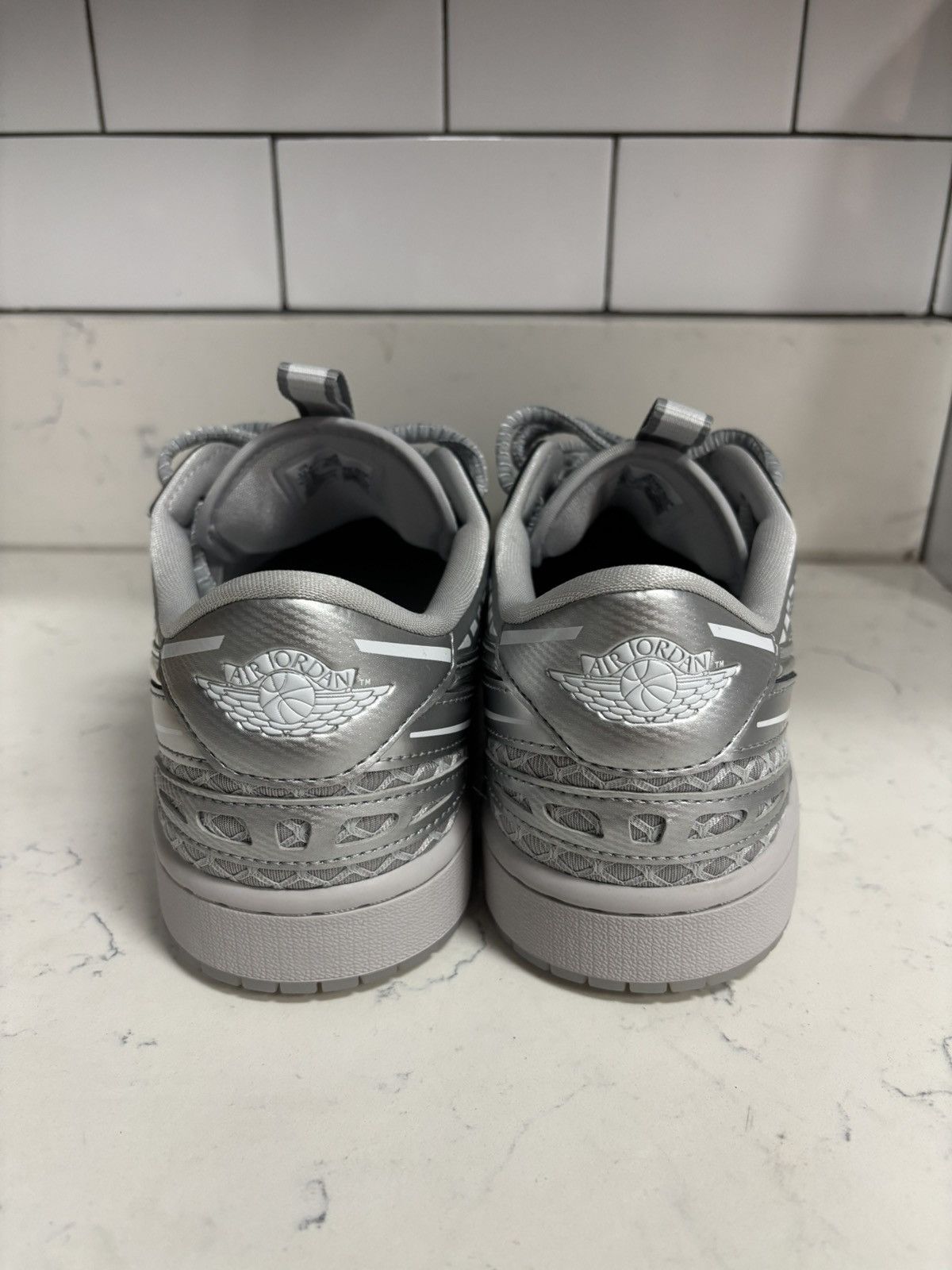 Other Jordan 1 Method of Make “Metallic Silver” Size US 11.5 / EU 44-45 - 4 Thumbnail