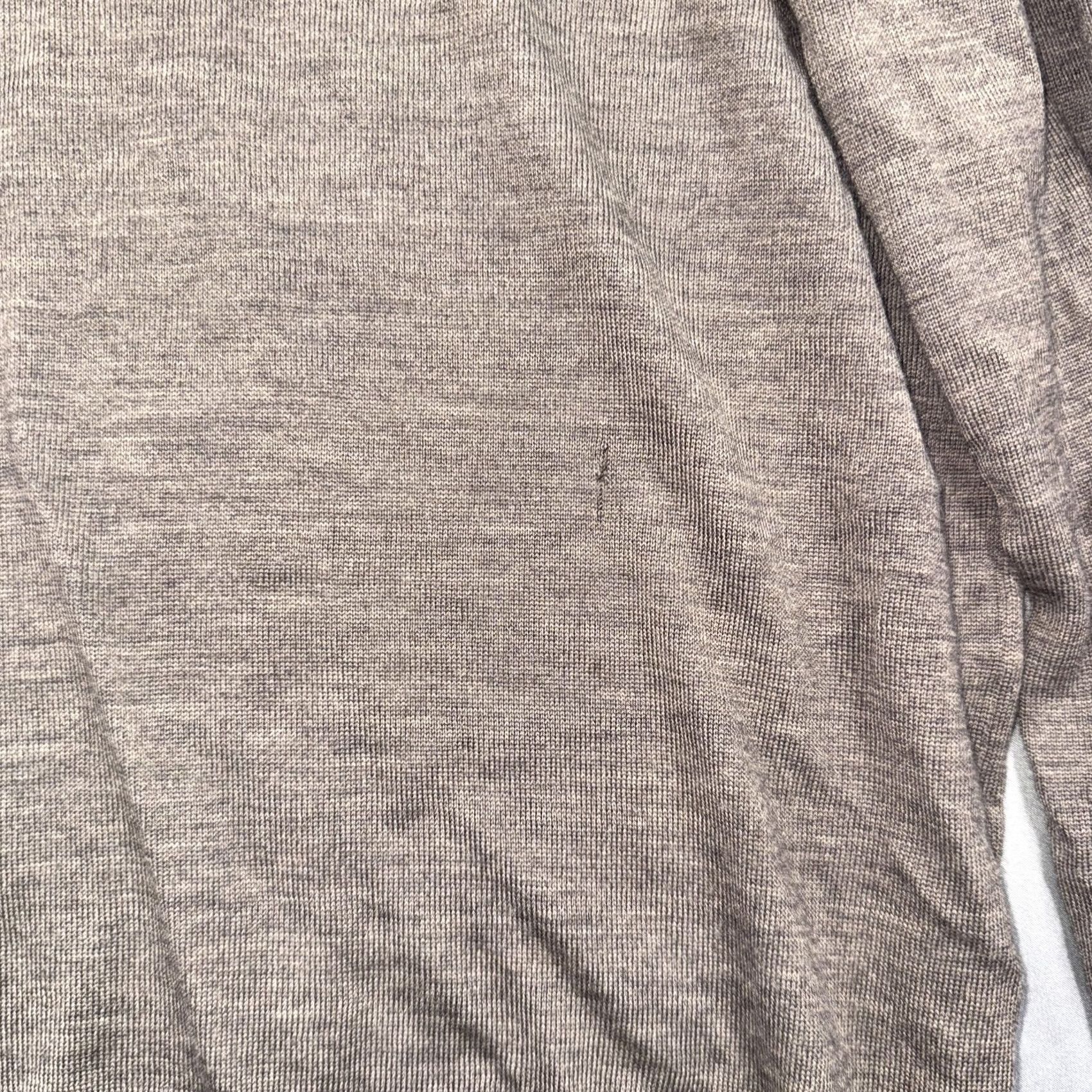 Suitsupply Suitsupply Sweater Mens 2XL Gray 100% Merino Wool V-Neck Lightweight Pullover Size US XXL / EU 58 / 5 - 4 Thumbnail