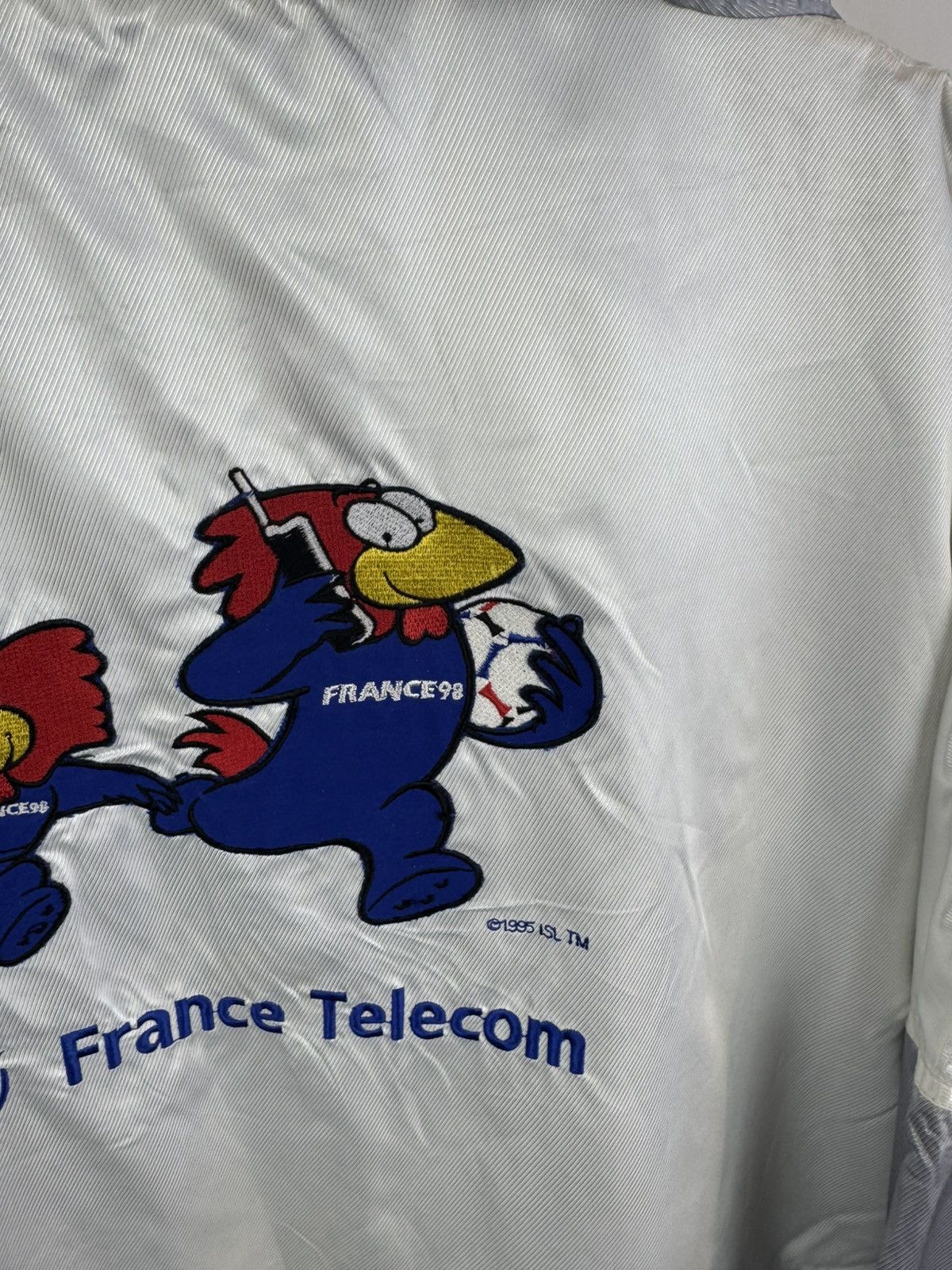 Vintage Vintage France 98 Coupe Du Monde Promo Big Logo light Jacket Size US L / EU 52-54 / 3 - 6 Thumbnail